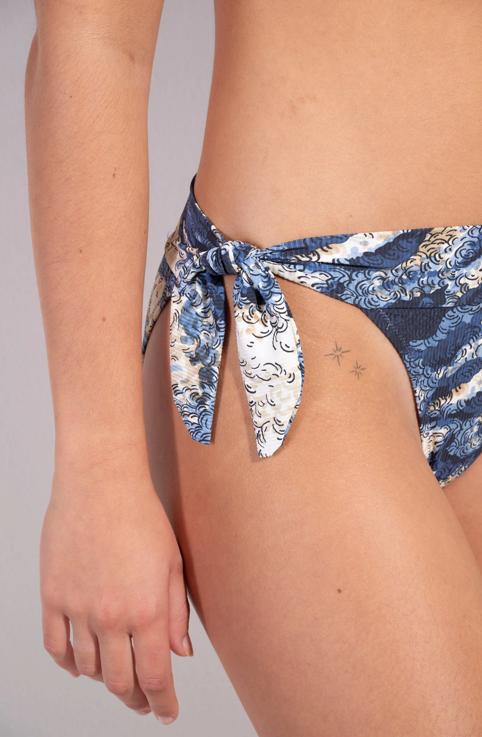 diva Bas de maillot de bain à nœuds imprimé Wave