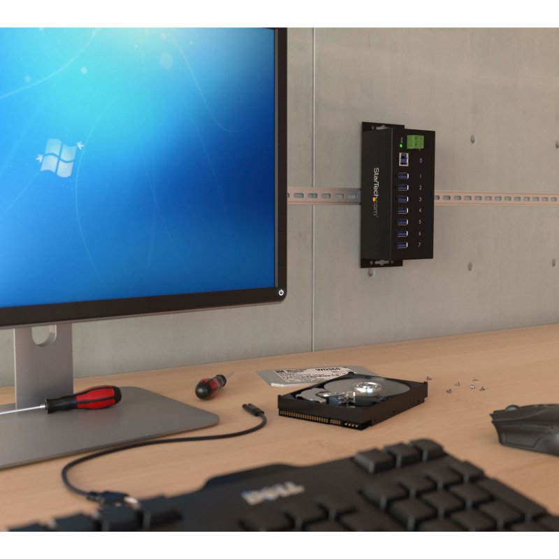 StarTech.com Hub USB 3.0 à 7 ports - 5Gbps - Hub USB-A industriel en métal avec protection ESD et protection contre les surtensions de 350W - Montage sur rail DIN, mural ou sur bureau - Hub d'extension USB conforme TAA