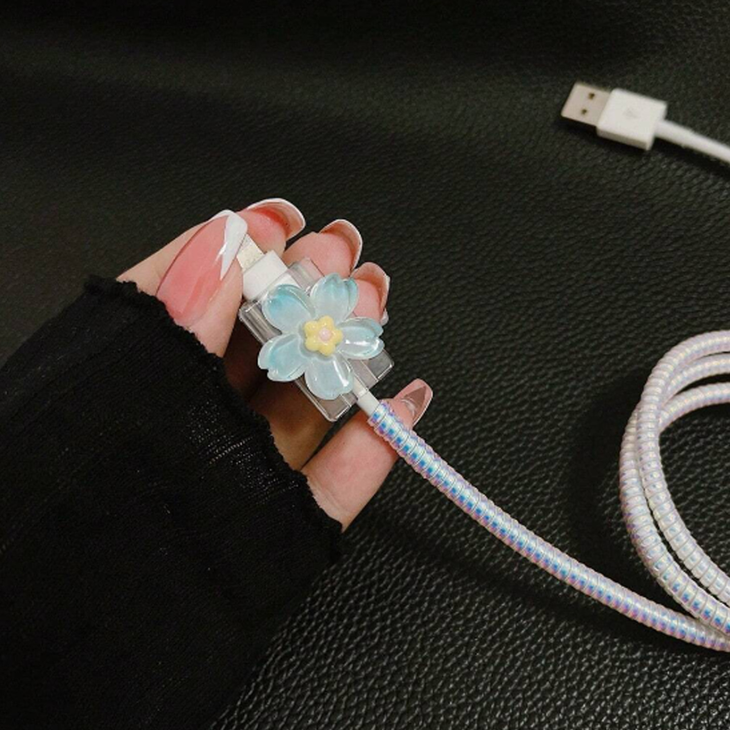 (4er Set) USB C / Lightning Kabel Bruchschutz / Halter / Kabelbeisser Blumen - Design 1