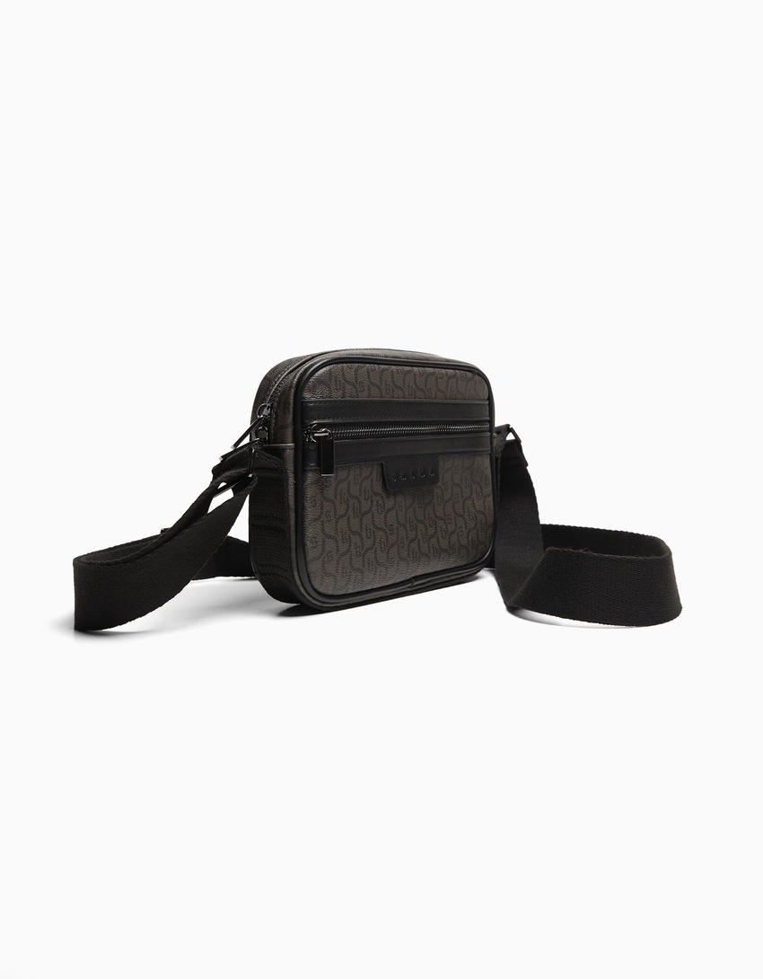 Bolsa transversal com detalhes