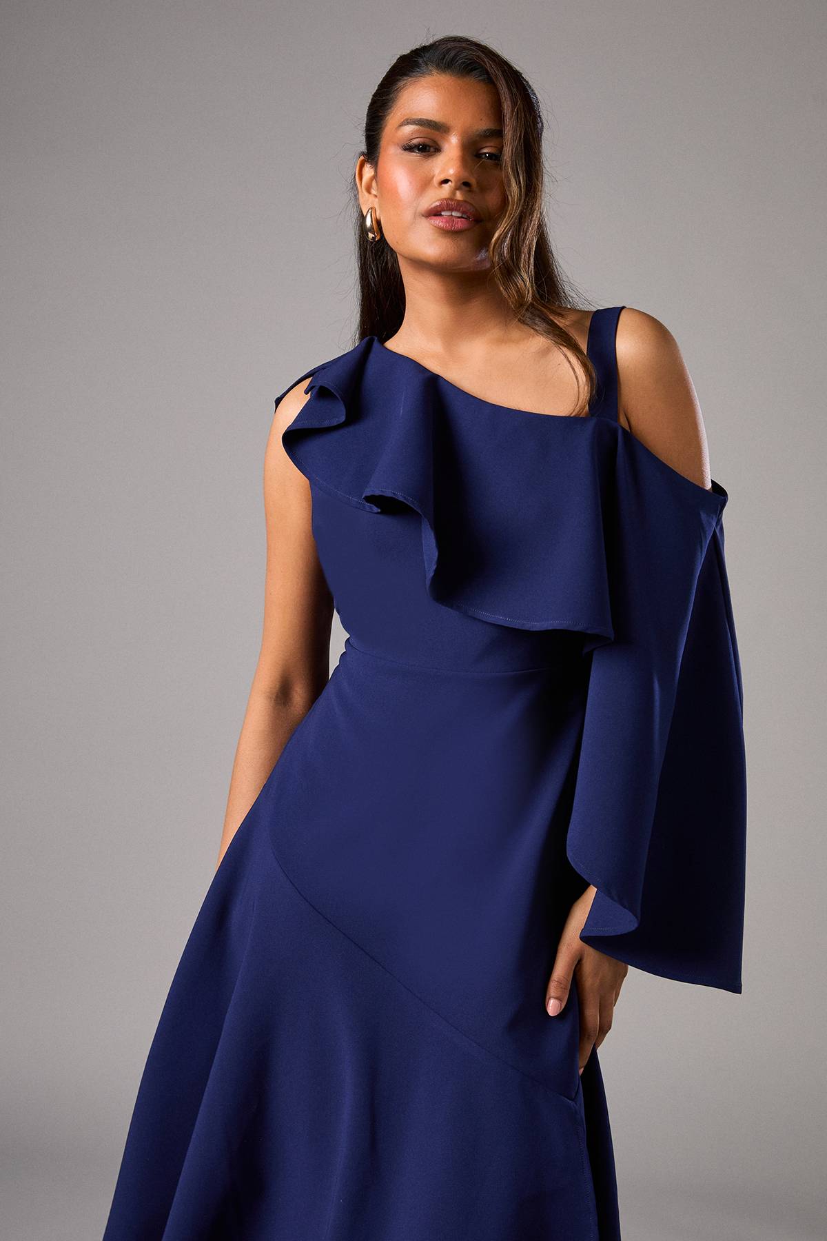 Coast Robe Mi-Longue Petite Asymétrique à Volant en Crêpe pour Invitée de Mariage