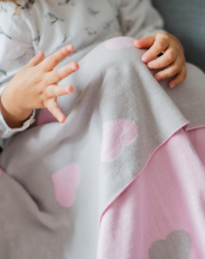 Babydecke HERZEN (80x100) in rosa