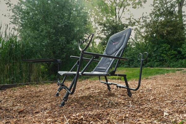 Chaise Feeder/Coup Ultimate Complete Feeder Chair