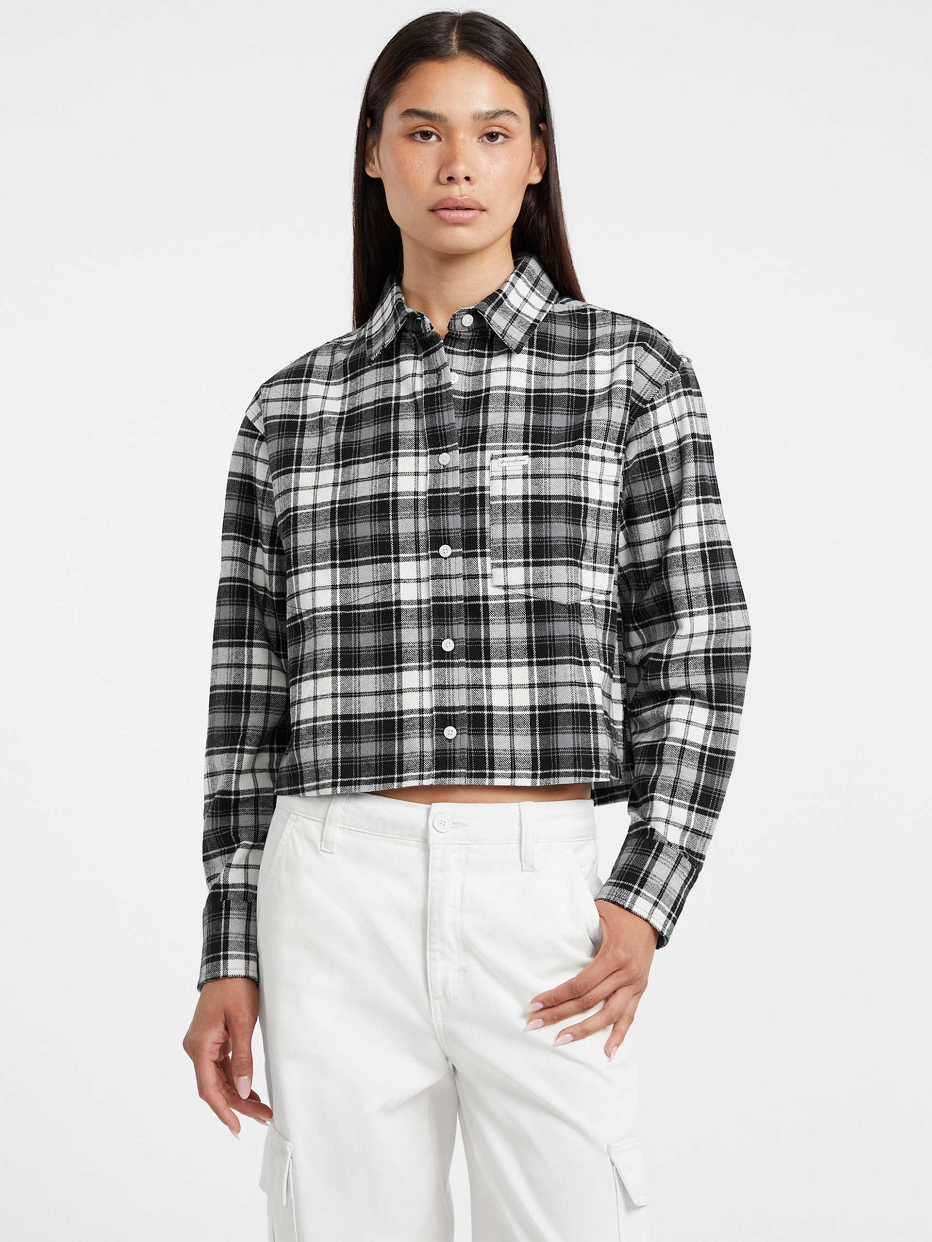 Camisa xadrez cropped de corte reto com bolso