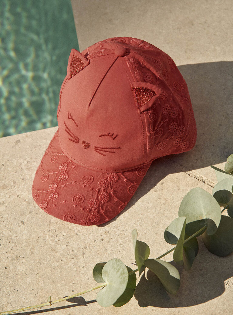 Casquette coquelicot à animation oreilles de chat 3D