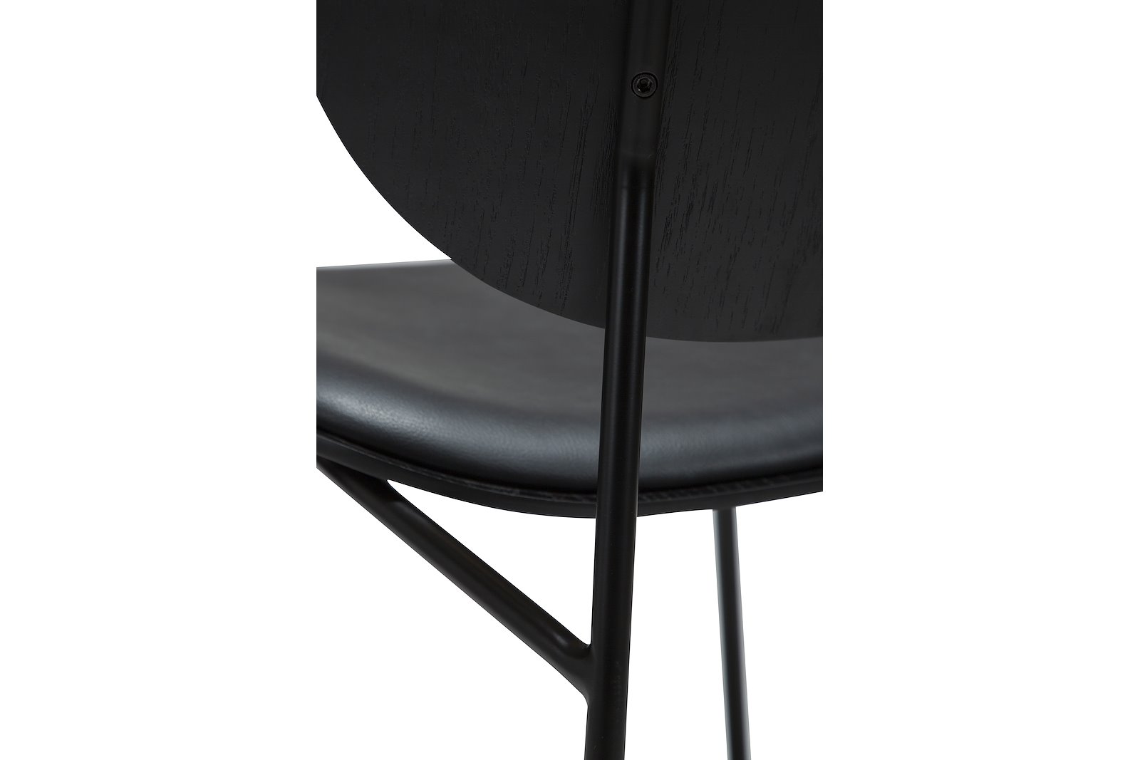Clementina spisestol PU Raven Black med sortbeiset rygg og sorte ben.