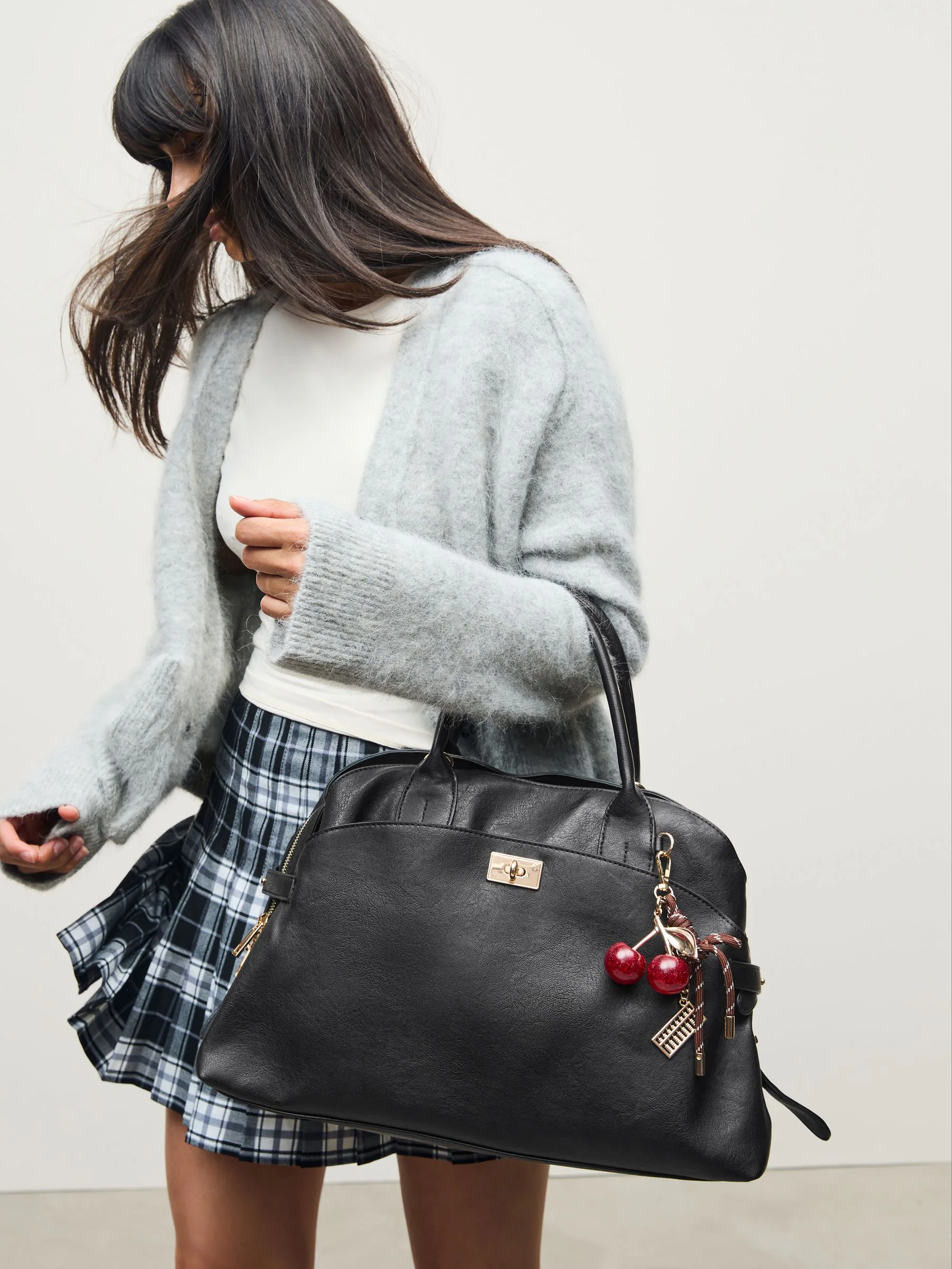 Zwart - Grote shopper met bedeltjes