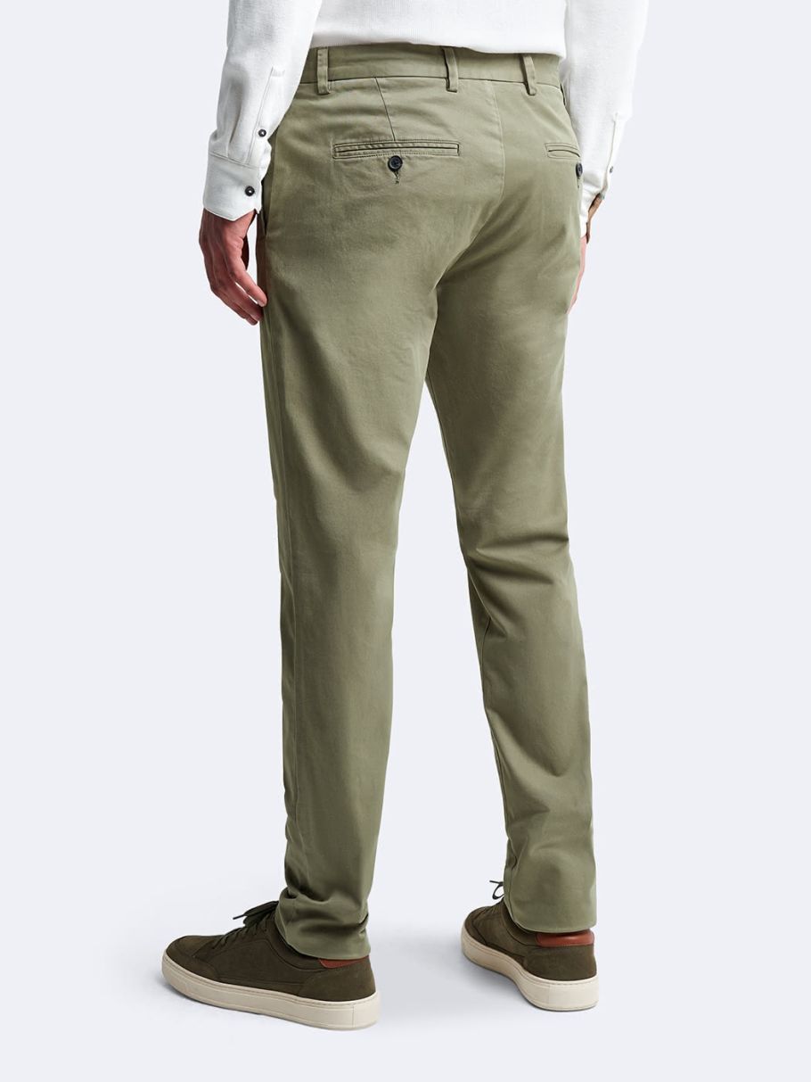 Chino slim en coton élasthane uni