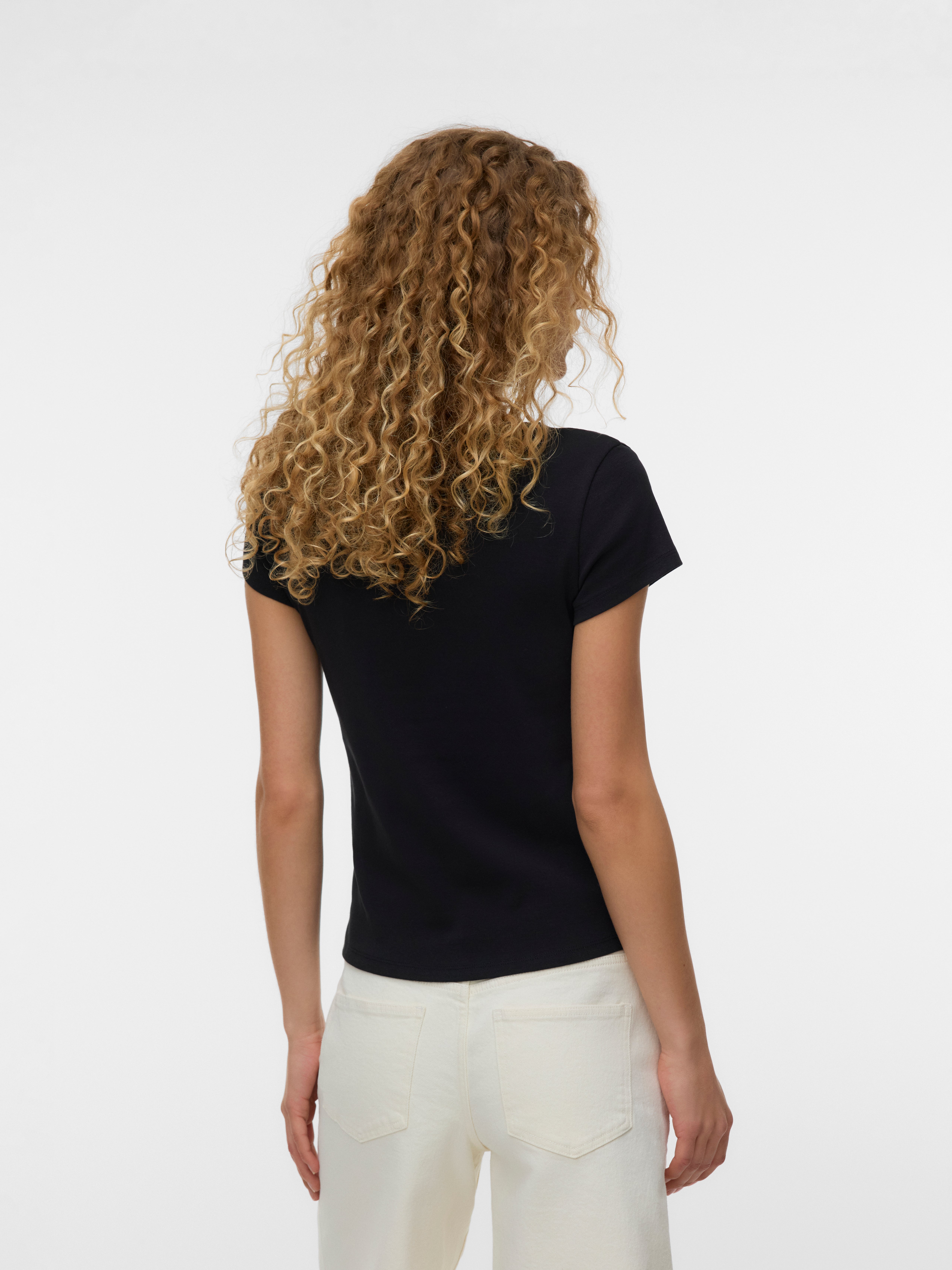 AWBONNIE T-shirts