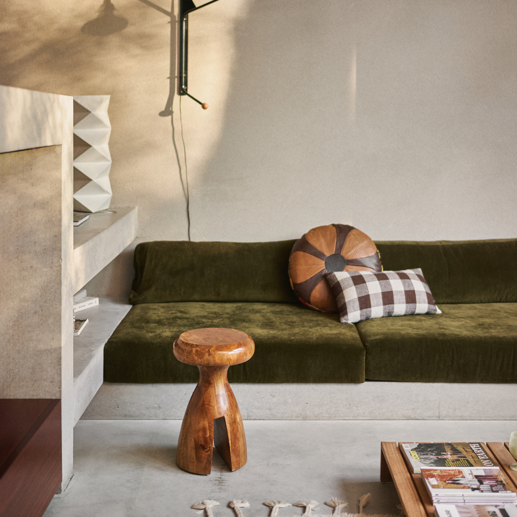 Kruk Wooden stool chestnut