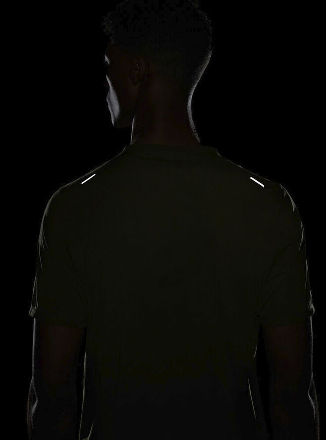 Nike Dri Fit Rise 365 Lobe T Shirt Grøn