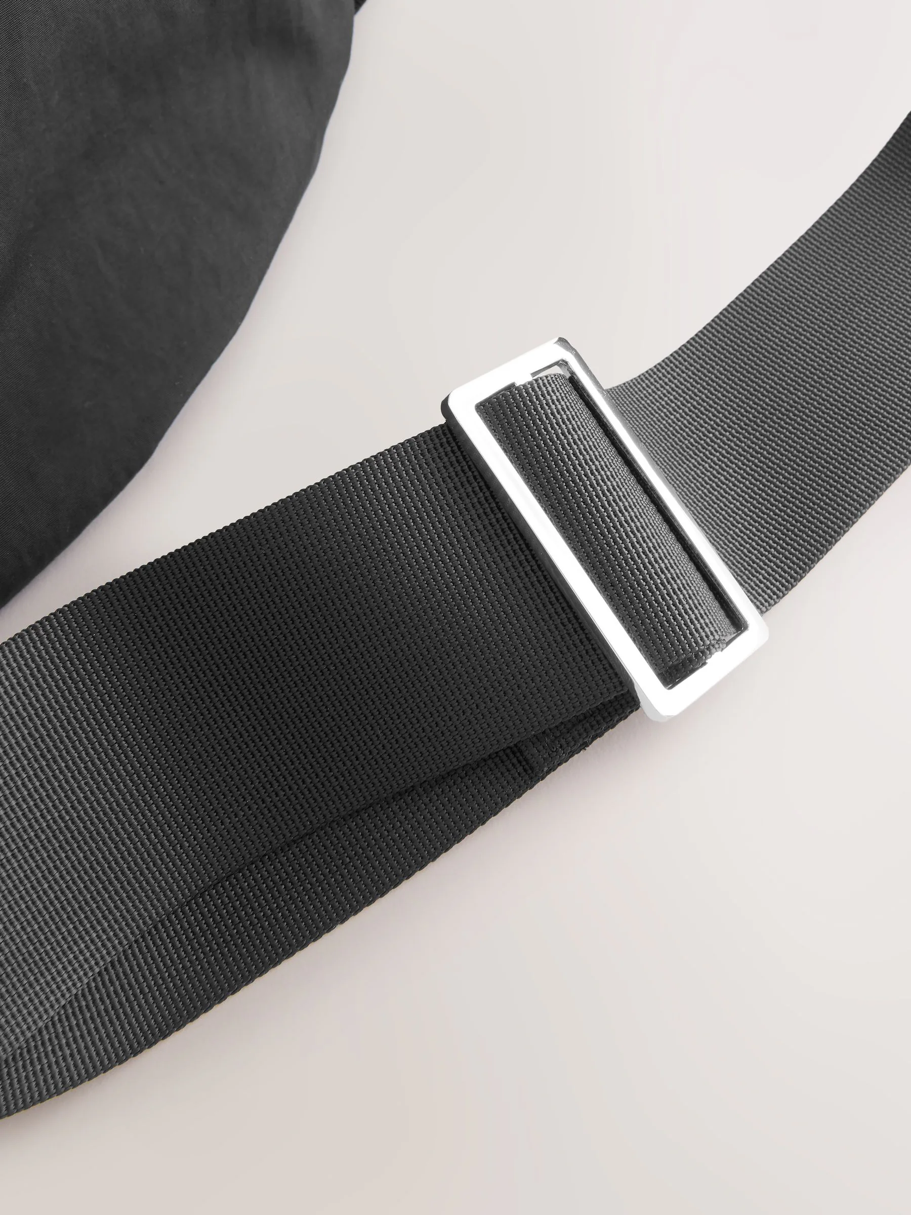 Zwart - Large Nylon Sling Bag