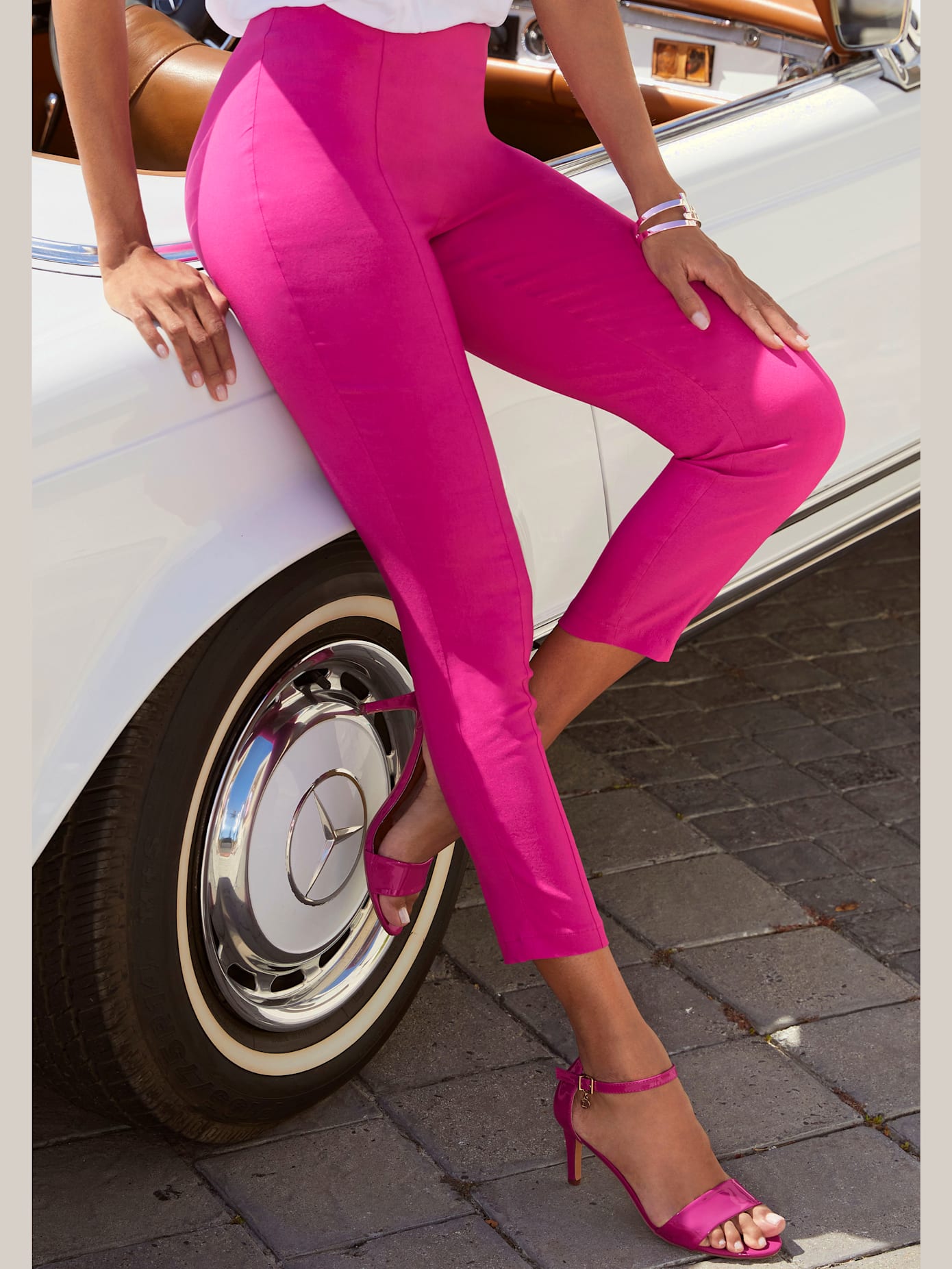 Pantalon extensible coutures décoratives sur la jambe devant