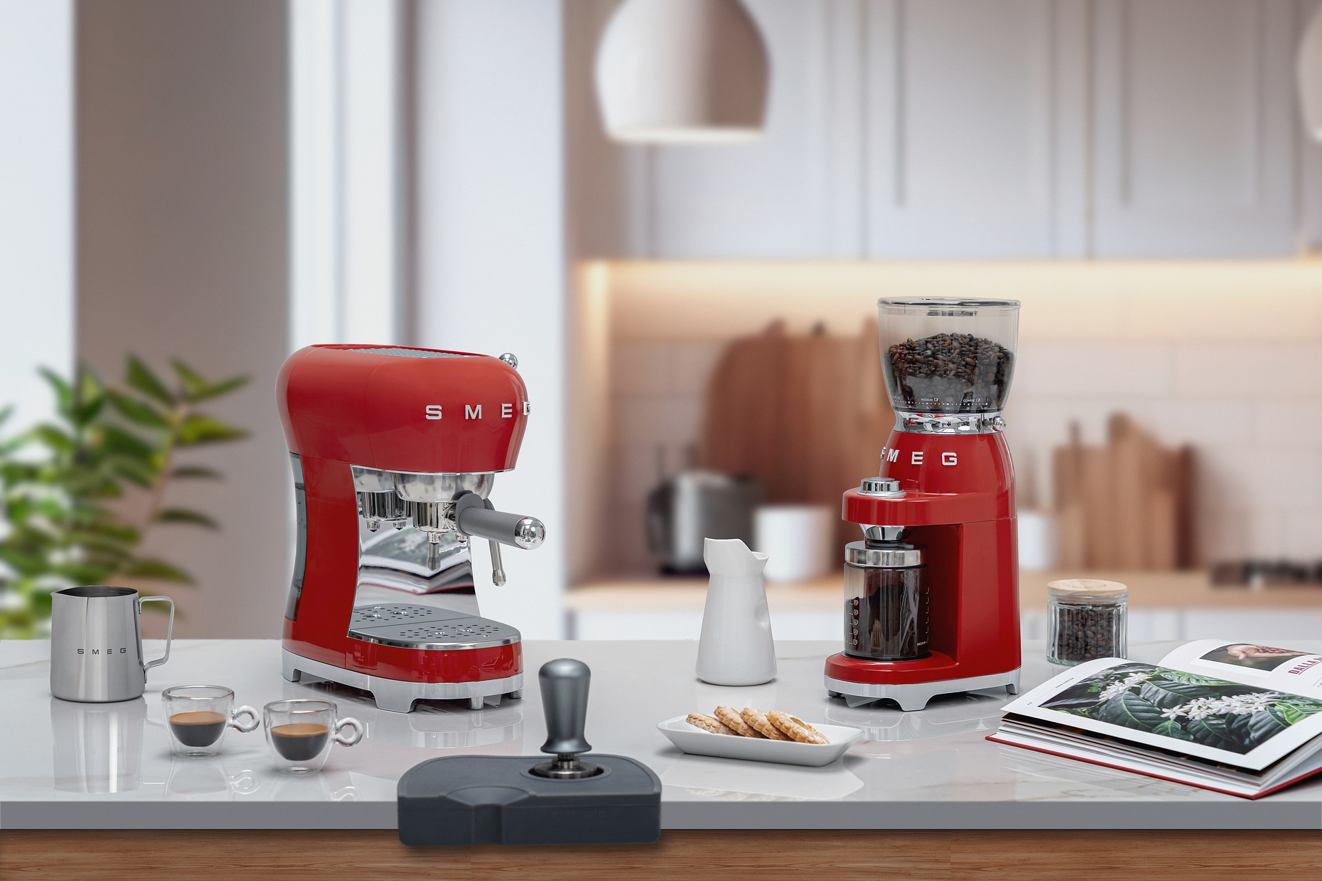 SMEG Espresso-Kaffeemaschine rot 50's Style
