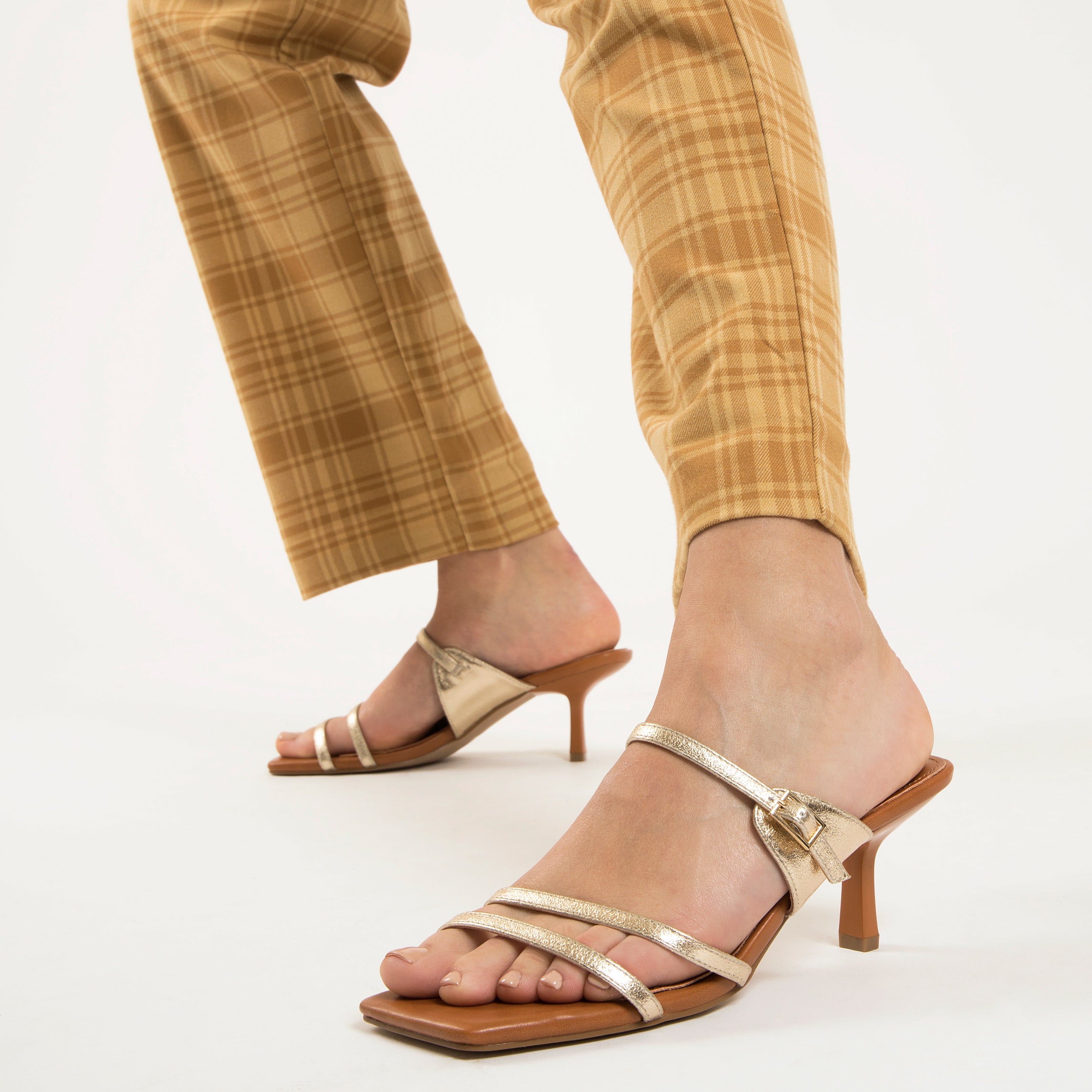 Sandales à talon, Compensées-Mules kitten heel Axelle or