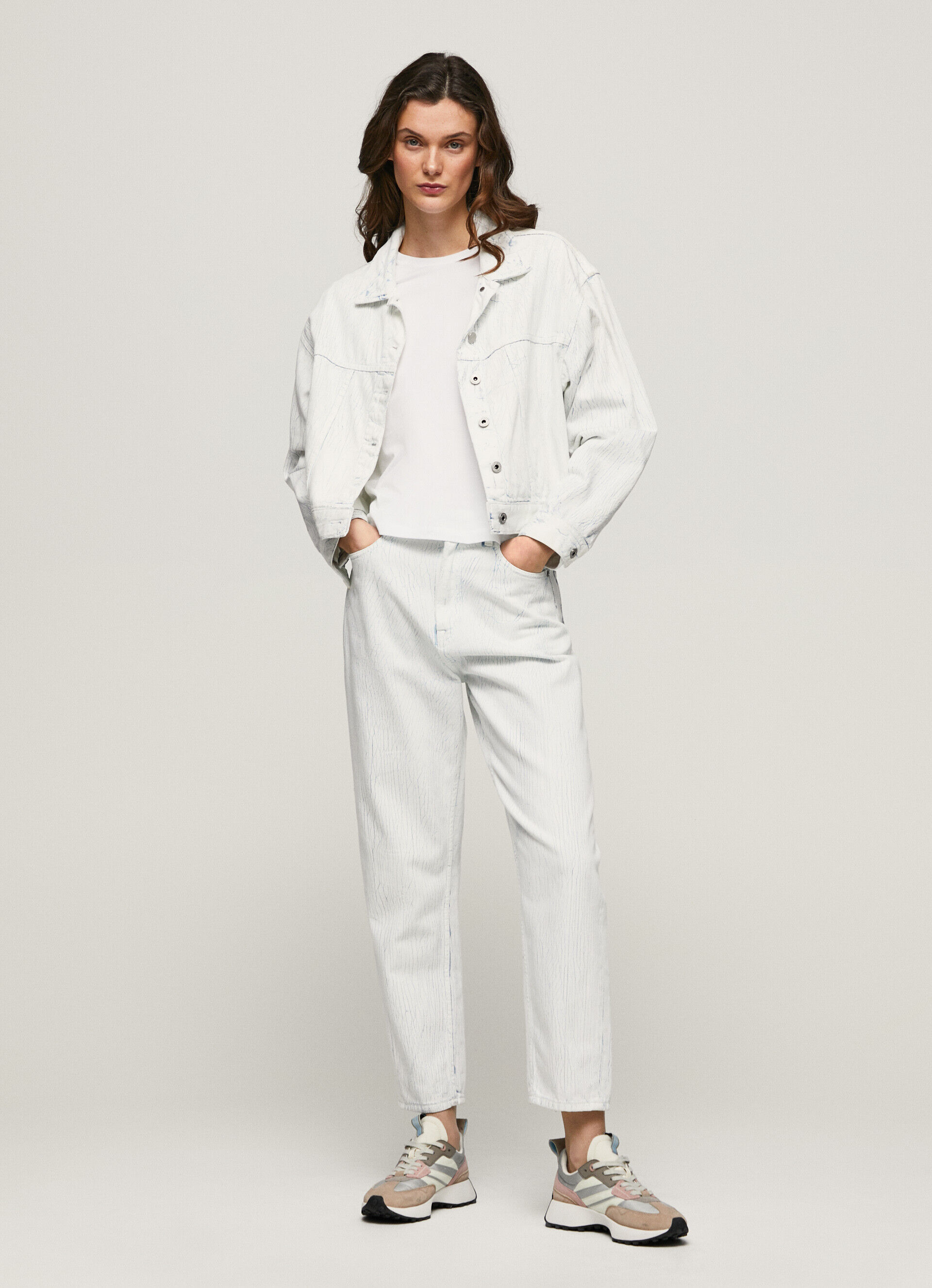 JAQUETA JEANS COM EFEITO DE SUJEIRA - jeans