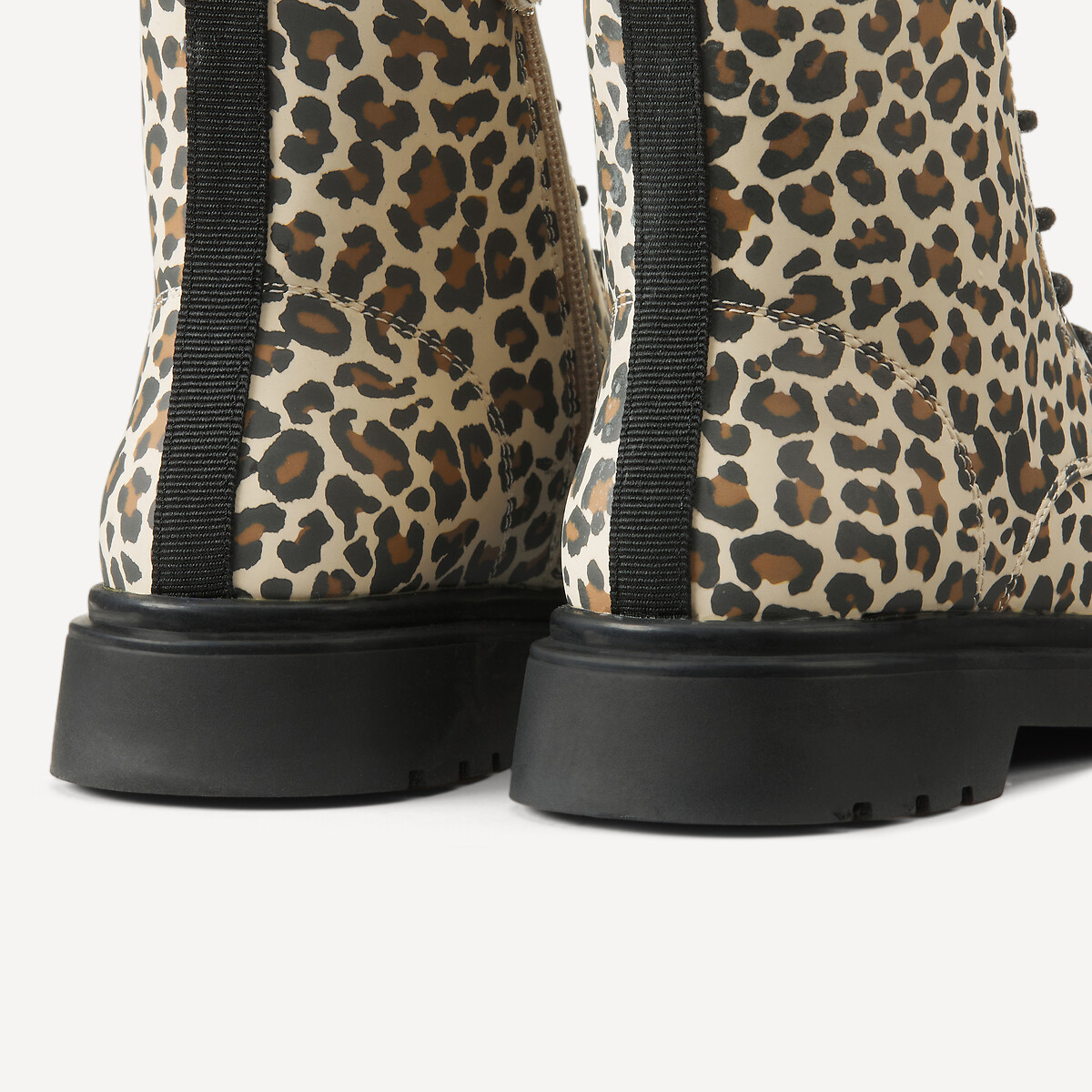 COLEÇÃO LA REDOUTE<br>Botas de verniz com cadarço e estampa de leopardo