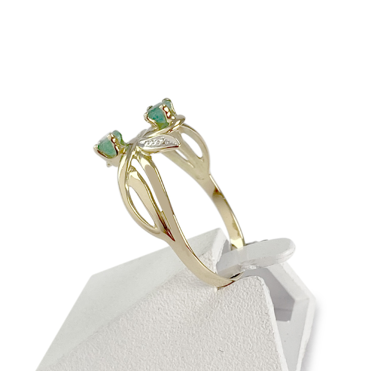 Bague d'occasion or 750 jaune et rhodié émeraudes
