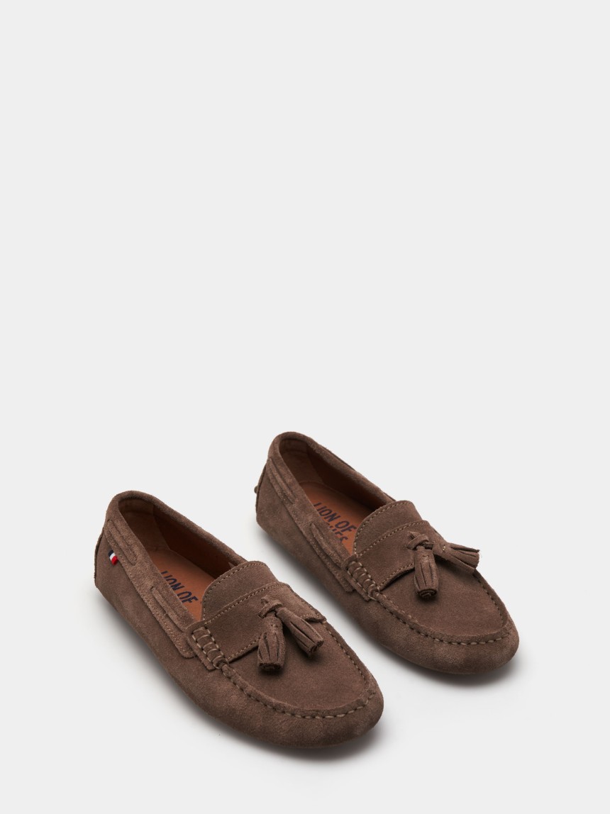 Loafers unissexo em camurça com berloques