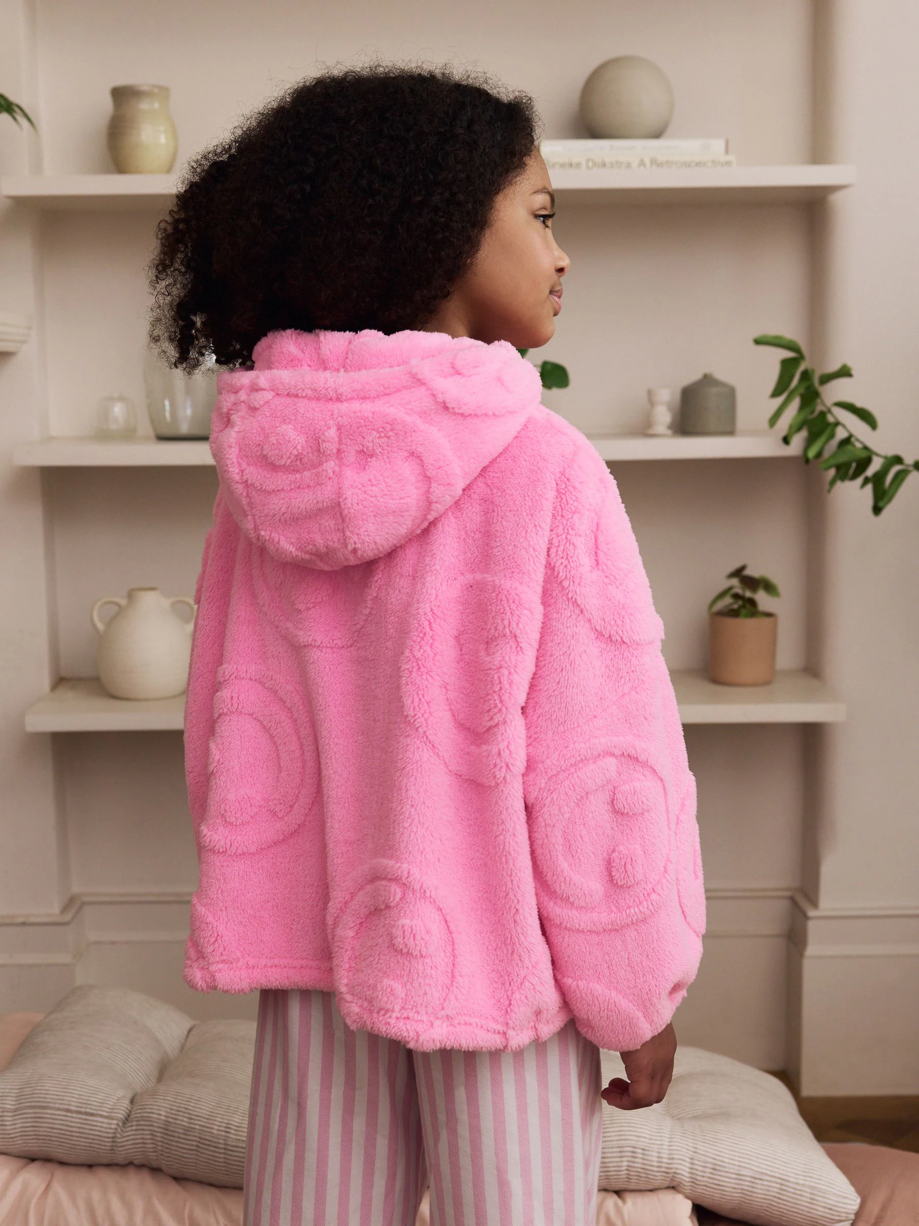 Roze - Jacquard fleecedeken met vrolijk gezicht, cropped en met capuchon (3-16jr)