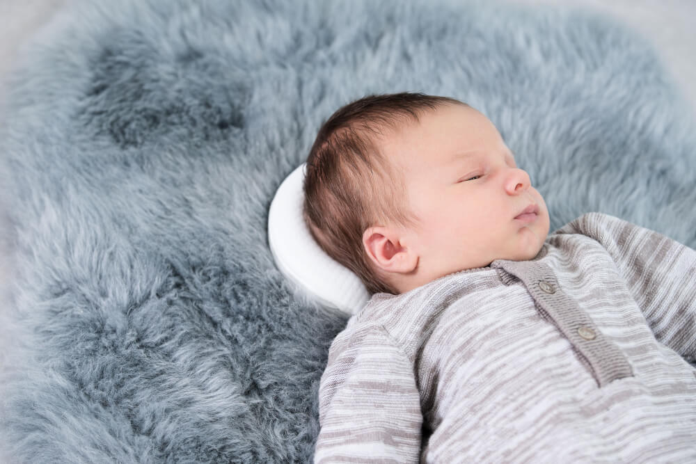 Medibino® - Der Babykopfschutz, Farbe: WEISS-GRAU