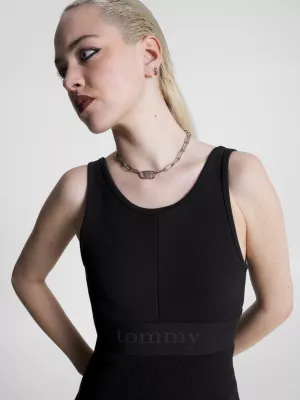 Vestido justo com faixa e logo