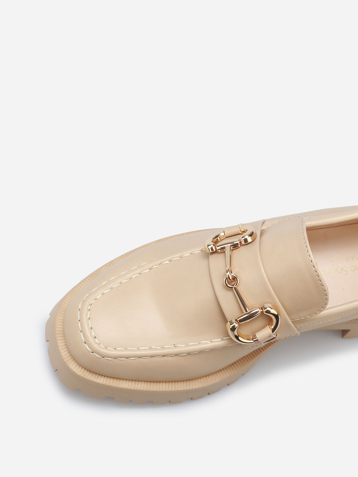 Mocassins à semelle crantée et mors doré- Beige