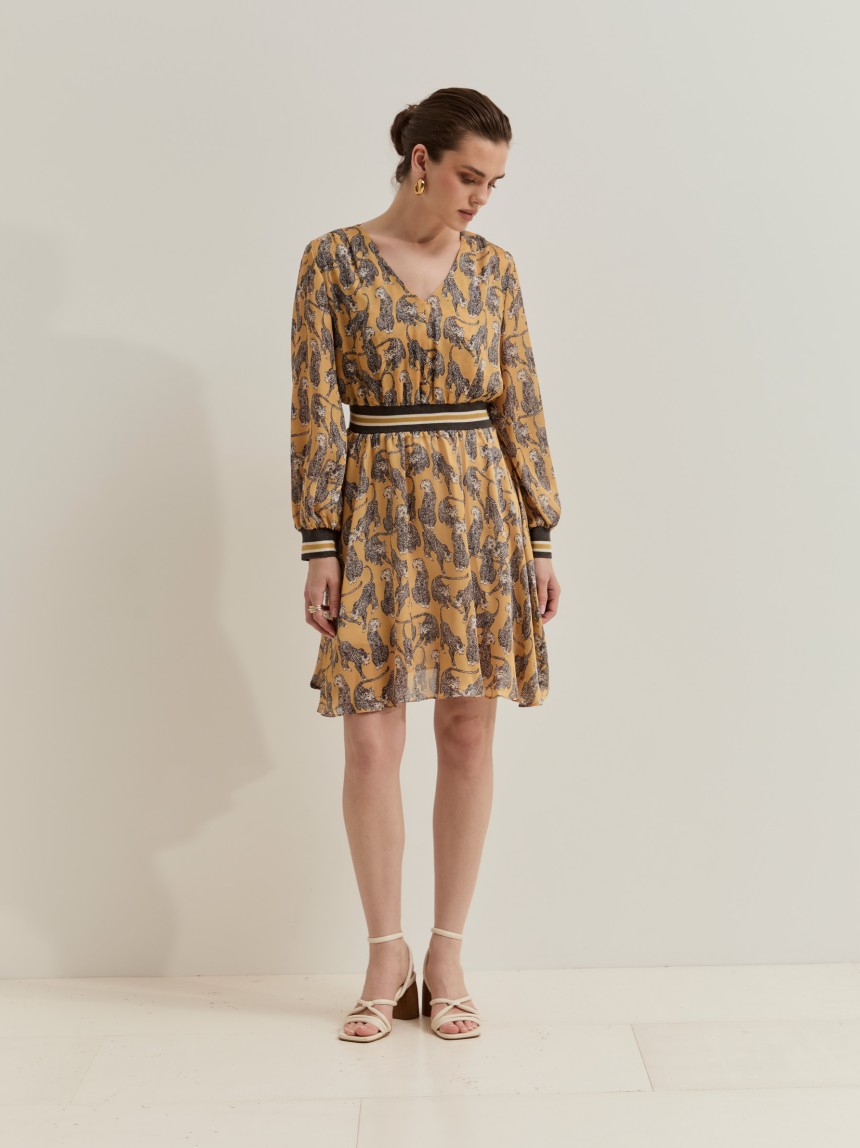 Vestido curto com padrão