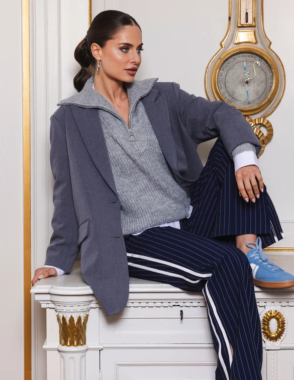 Studio Amaya Blazer Puck