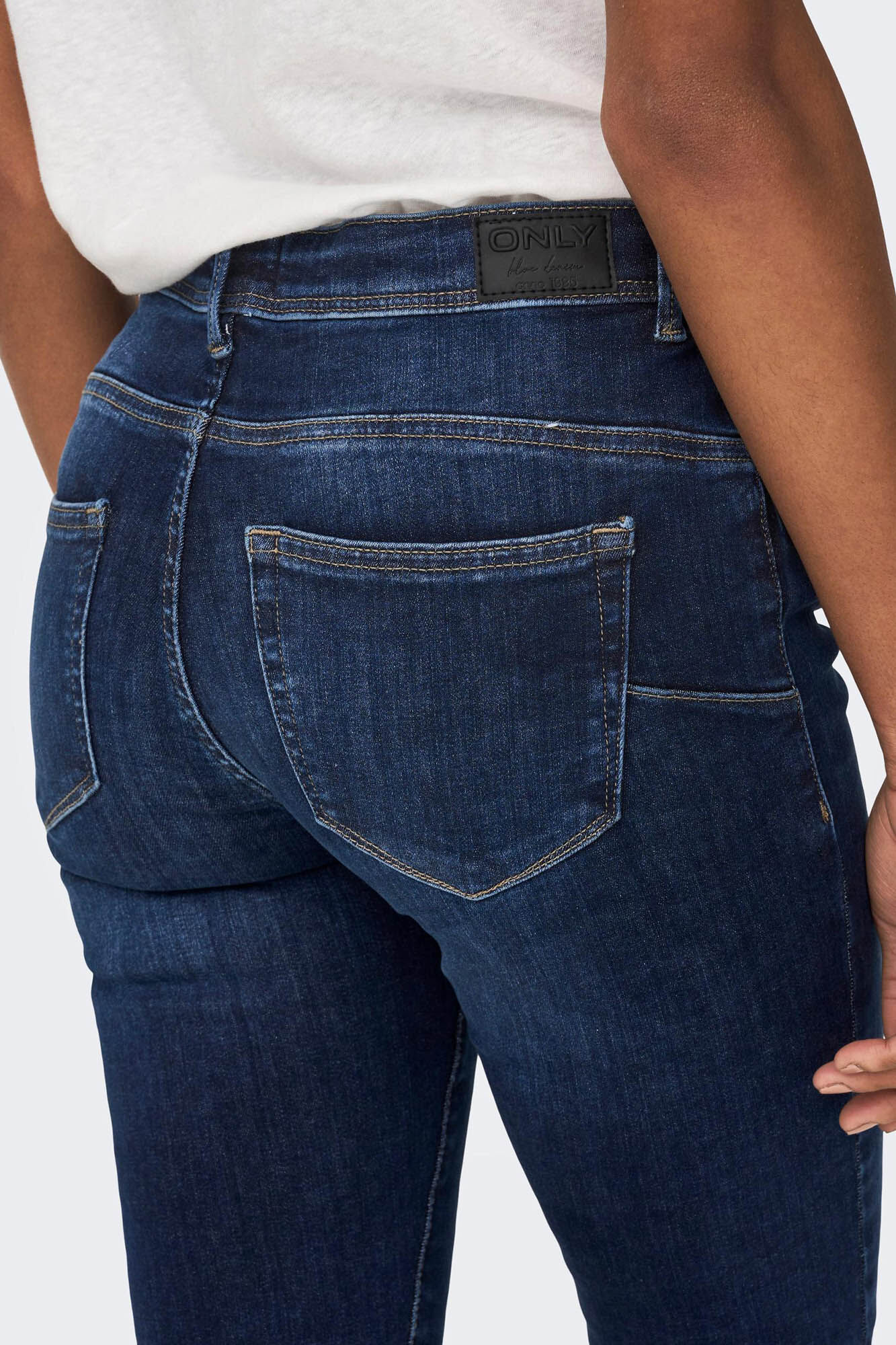 Calça jeans skinny e cintura alta