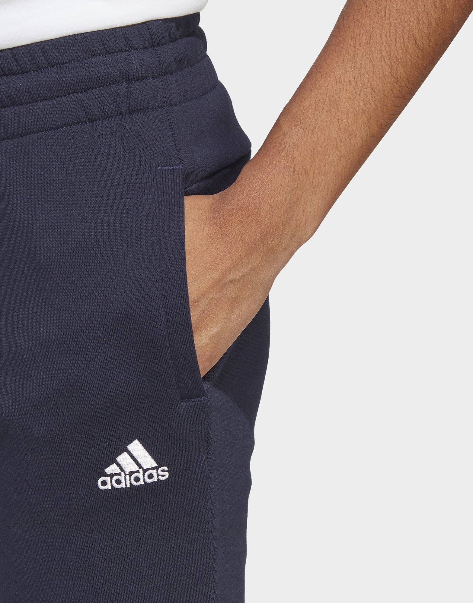 adidas Pantalon en molleton à chevilles élastiques Essentials Linear