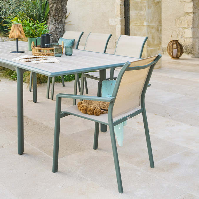 Ensemble table de jardin DILORS + 10 fauteuils empilables ESSENTIA Lin & Laurier