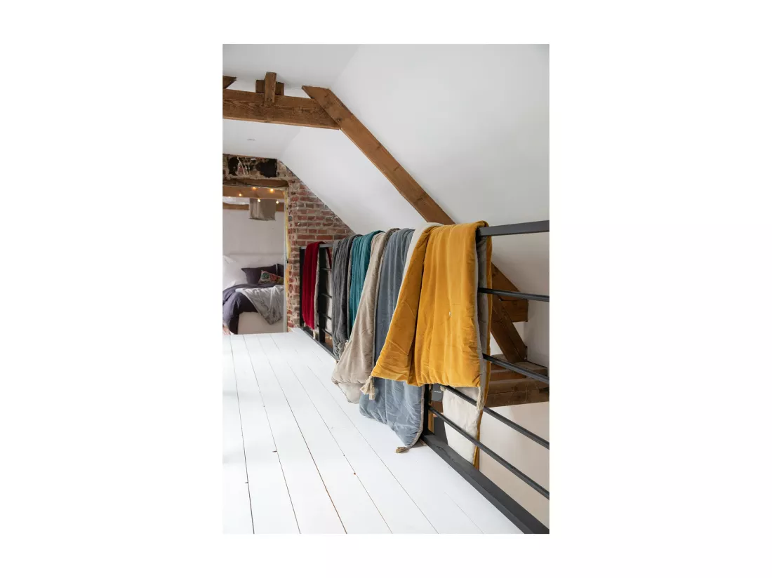 Edredon pompons Elise grege 80 x 180 cm Vivaraise