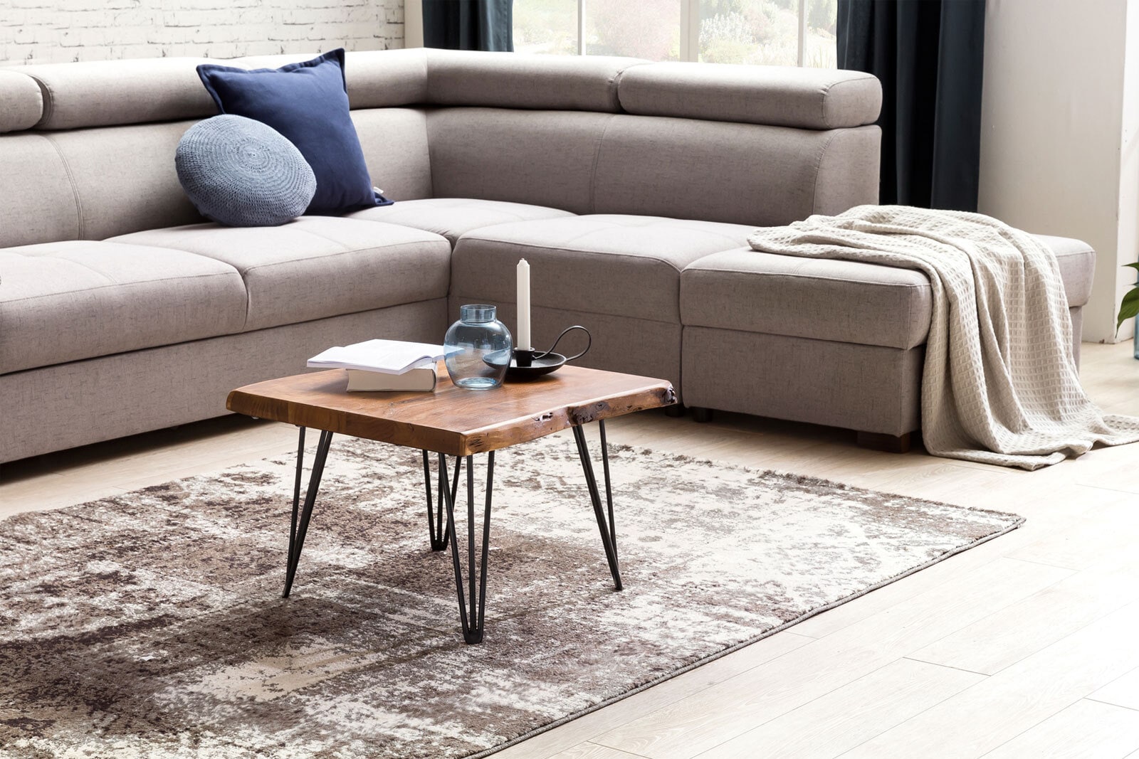 Couchtisch Mahilo Massivholz/Metall
