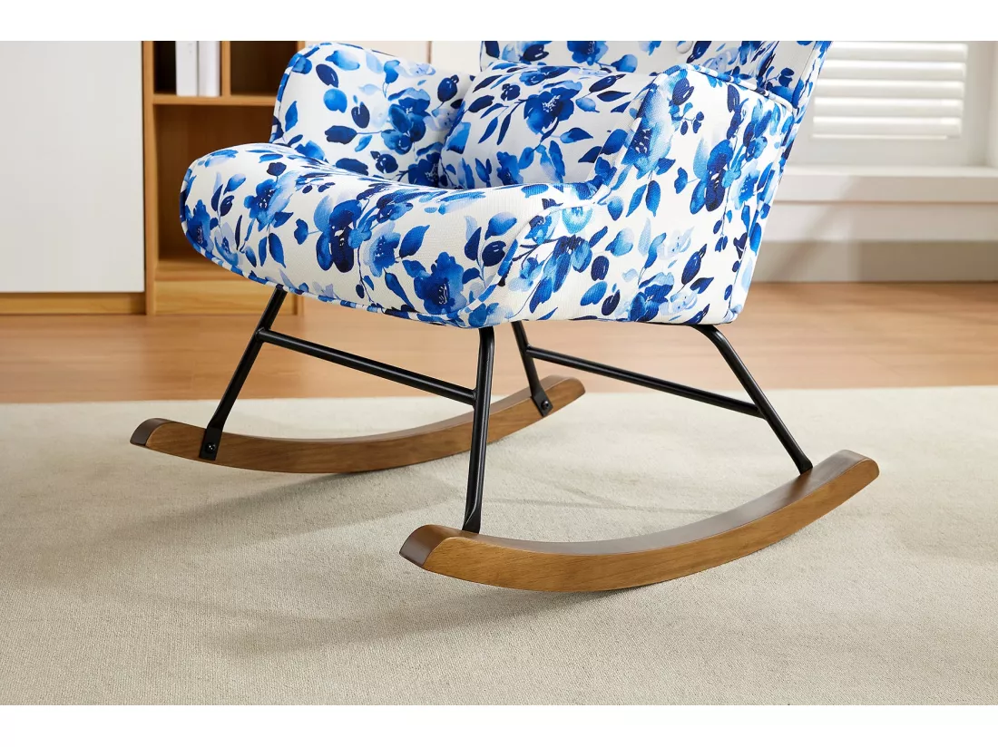 Fauteuil à bascule en velours élégant avec cadre métallique et base en bois pour une chambre sophistiquée
