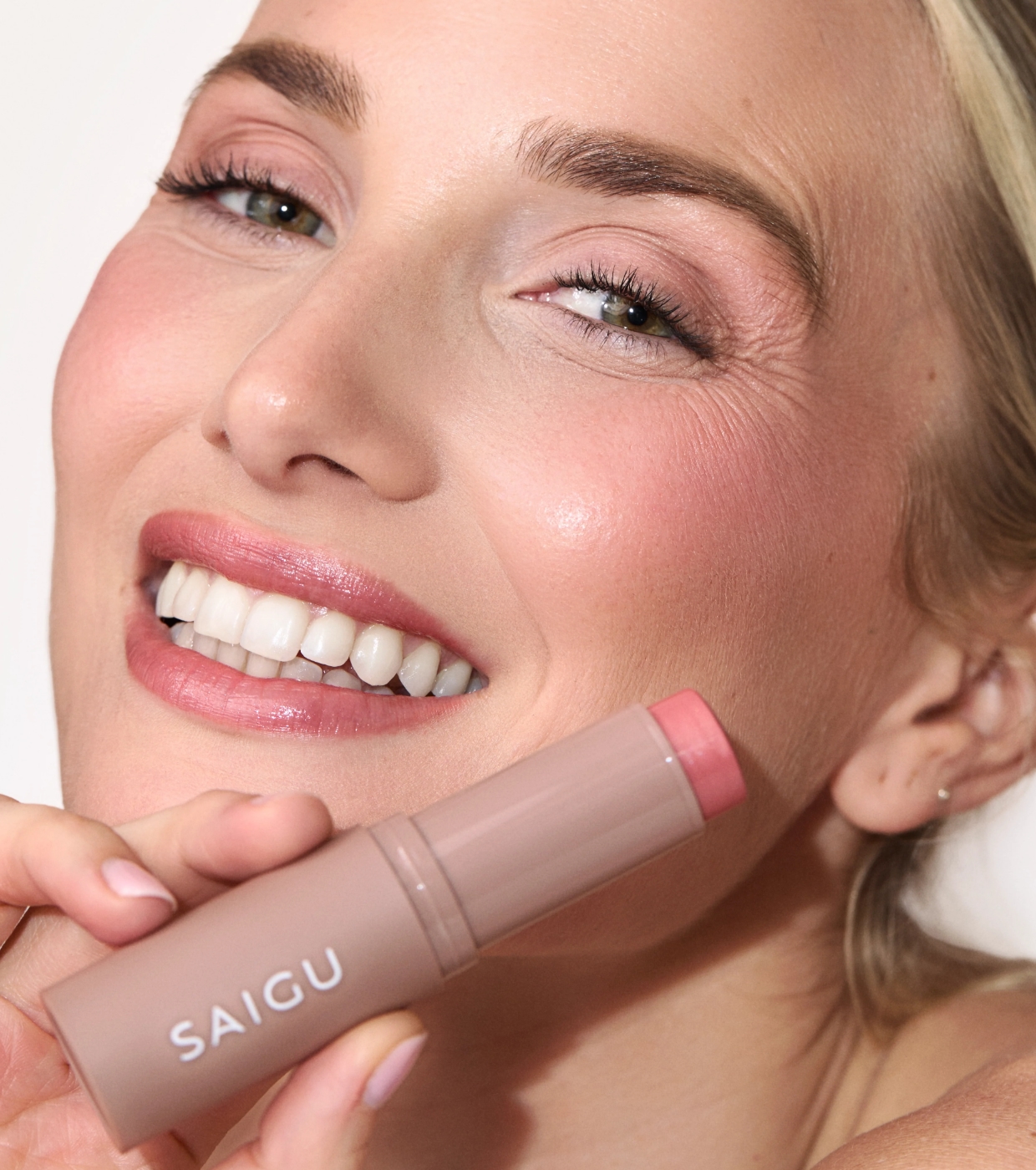 Saigu Cosmetics - *Mediterranean Glow* - Blush em bastão Melting Blush - Pink Pomelo