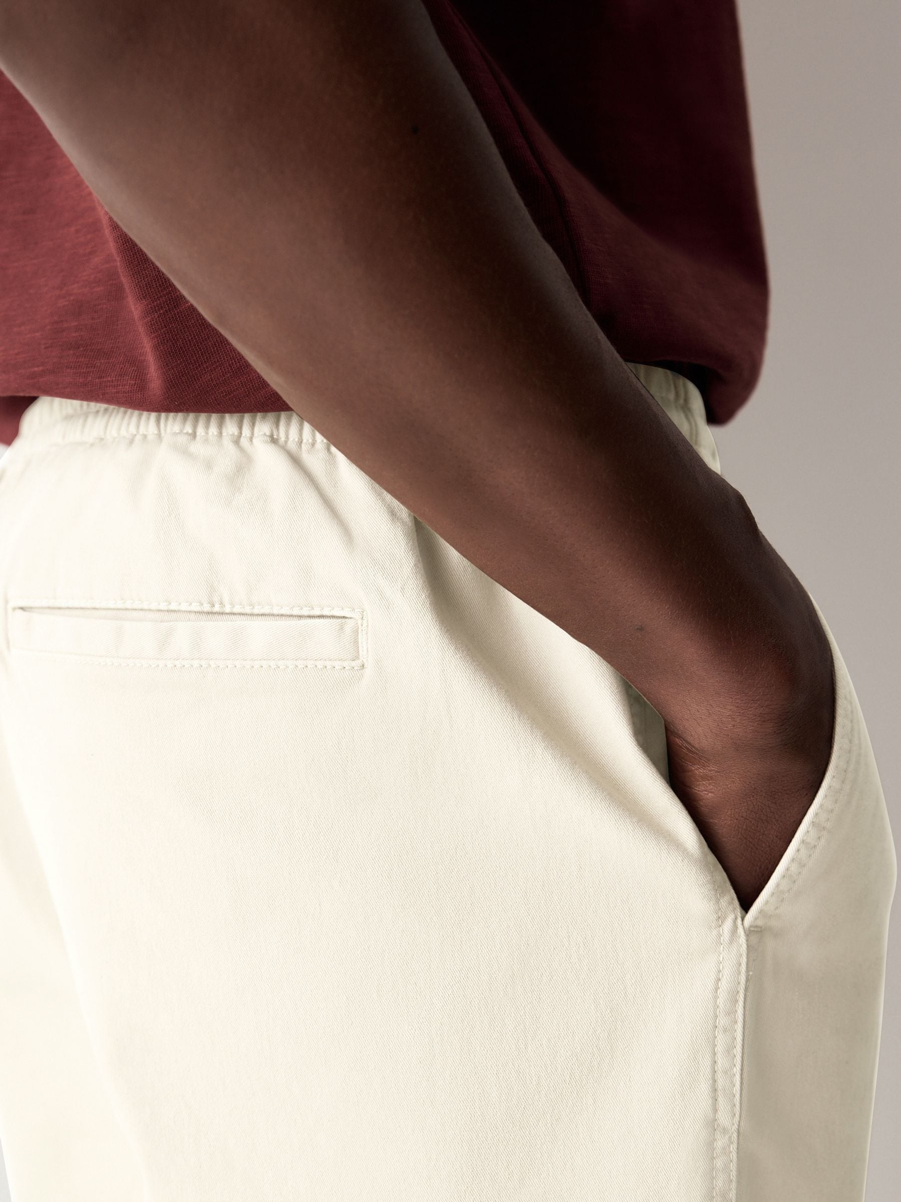 Ecru - Stretchy katoenen shorts met elastische tailleband