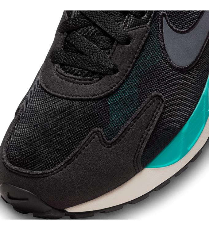 Nike Men Air Max Solo Sneakers