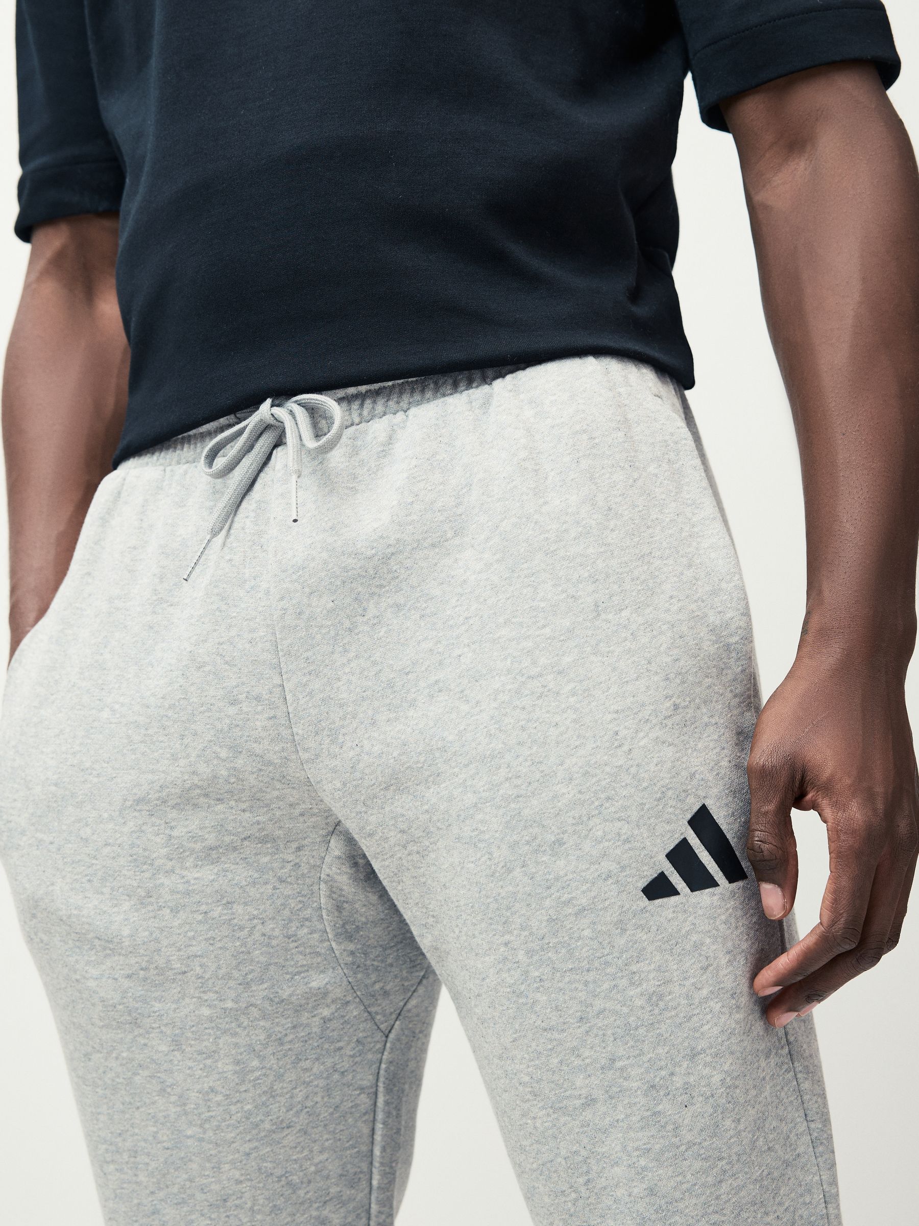 Grijs - adidas Essentials Feelcozy fleece joggingbroek