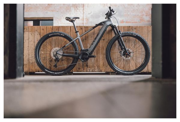 VTT Électrique Semi-Rigide Cube Reaction Hybrid SLT 750 Shimano XT 12V 750 Wh 27.5'' Gris Prizm Silver