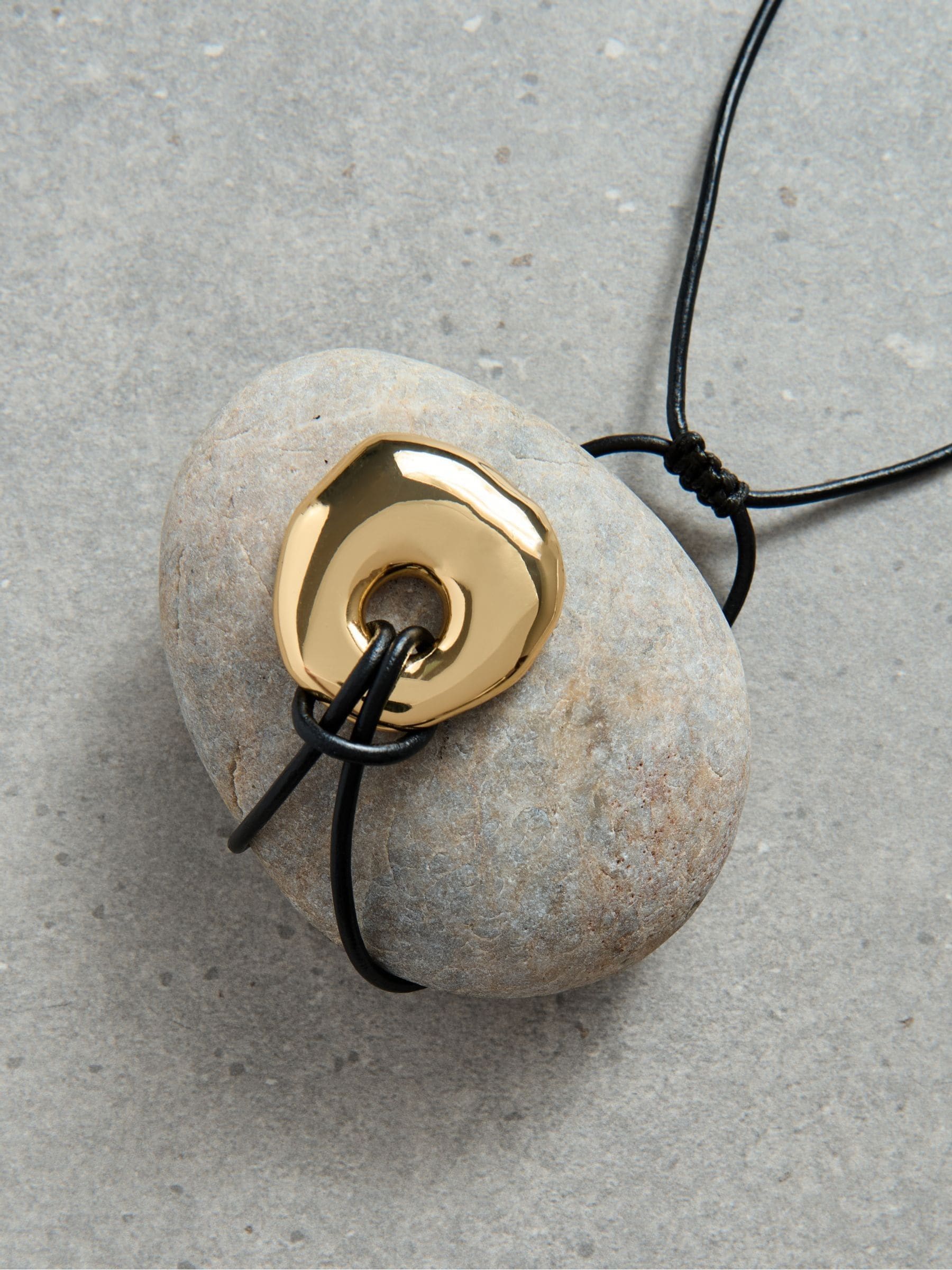 Aela Genuine Leather Cord And Adjustable Length Black Pendant