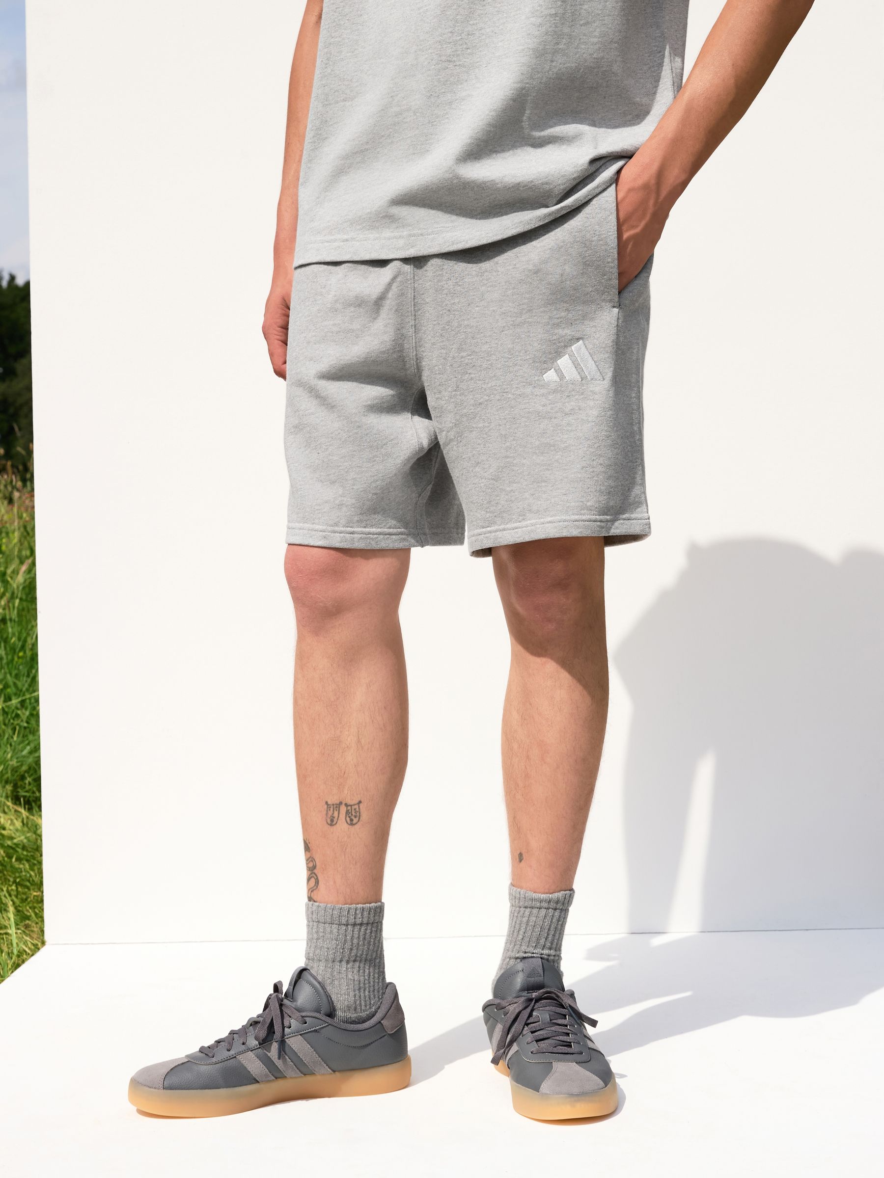 Grijs - adidas 100% katoenen All SZN shorts