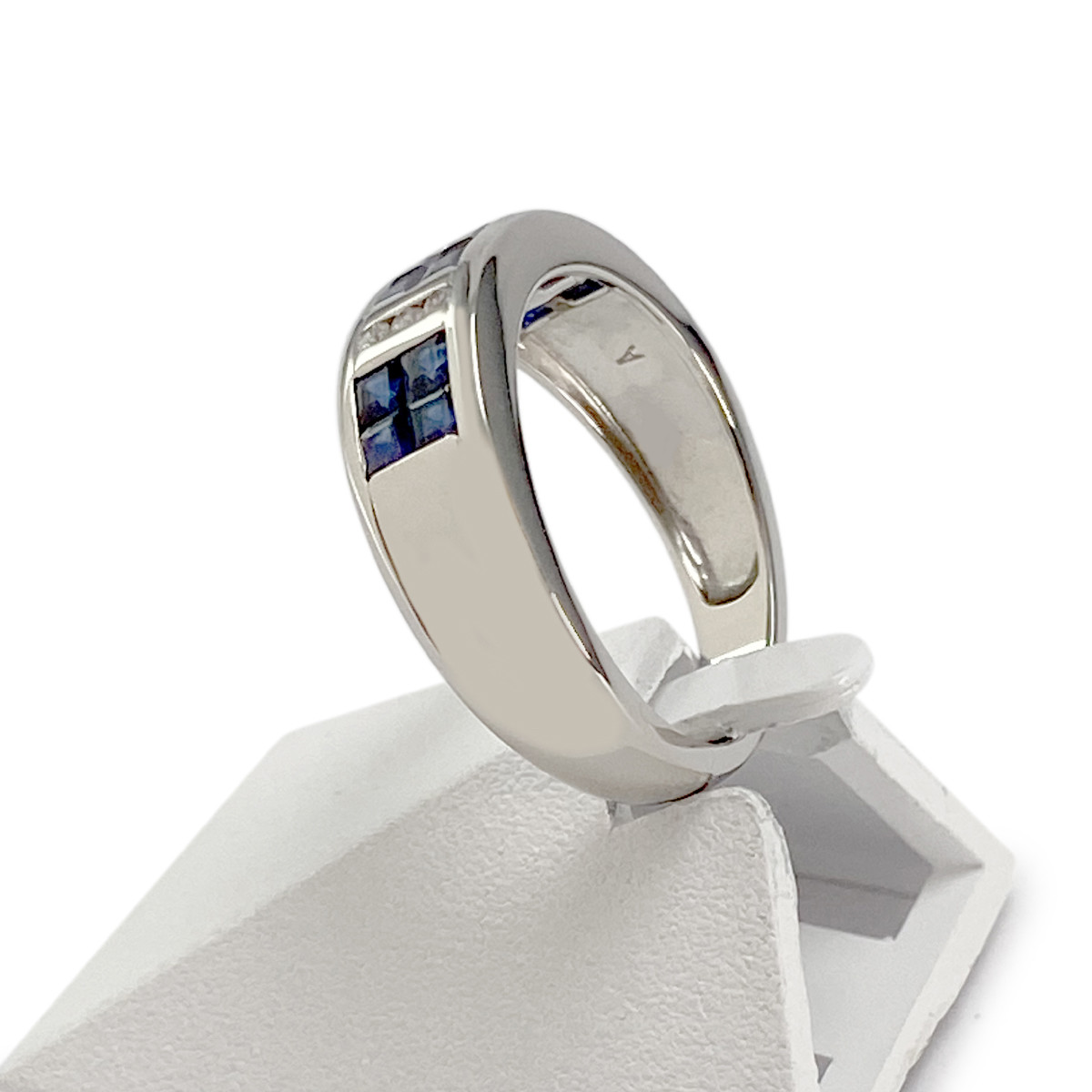 Bague d'occasion or 750 blanc saphirs et diamants