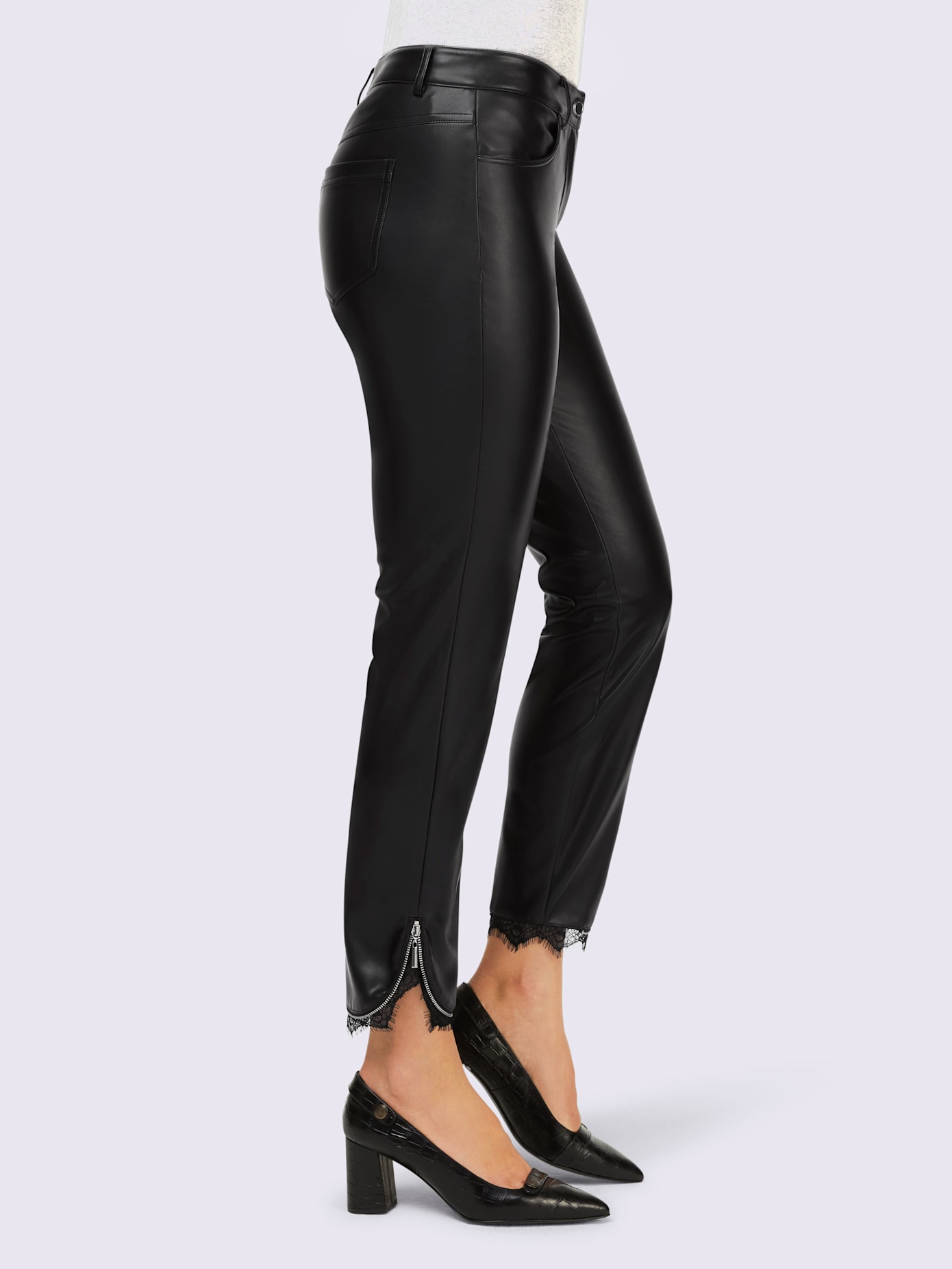 Pantalon en imitation cuir dentelle à l'ourlet