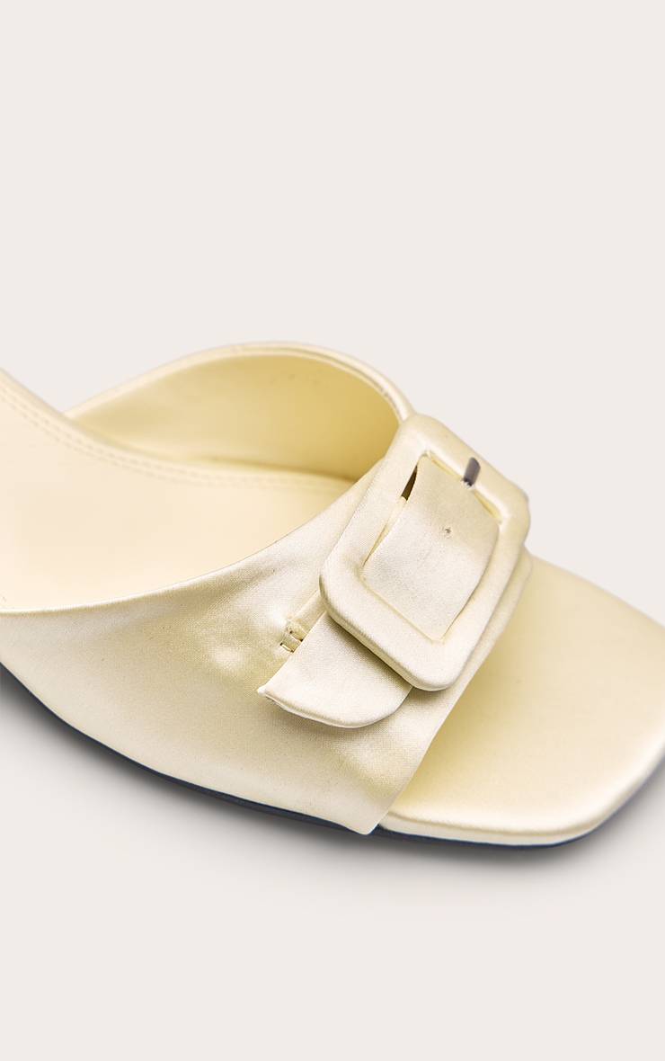 Butter Yellow Mule À Talon Chaton En Satin Avec Détail Boucle