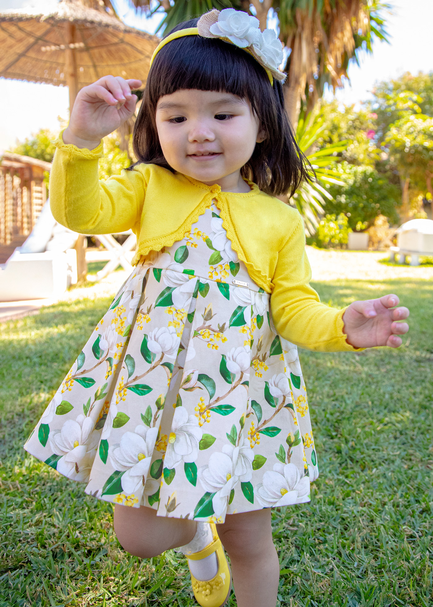 Vestido de cetim com estampa floral em algodão para bebê