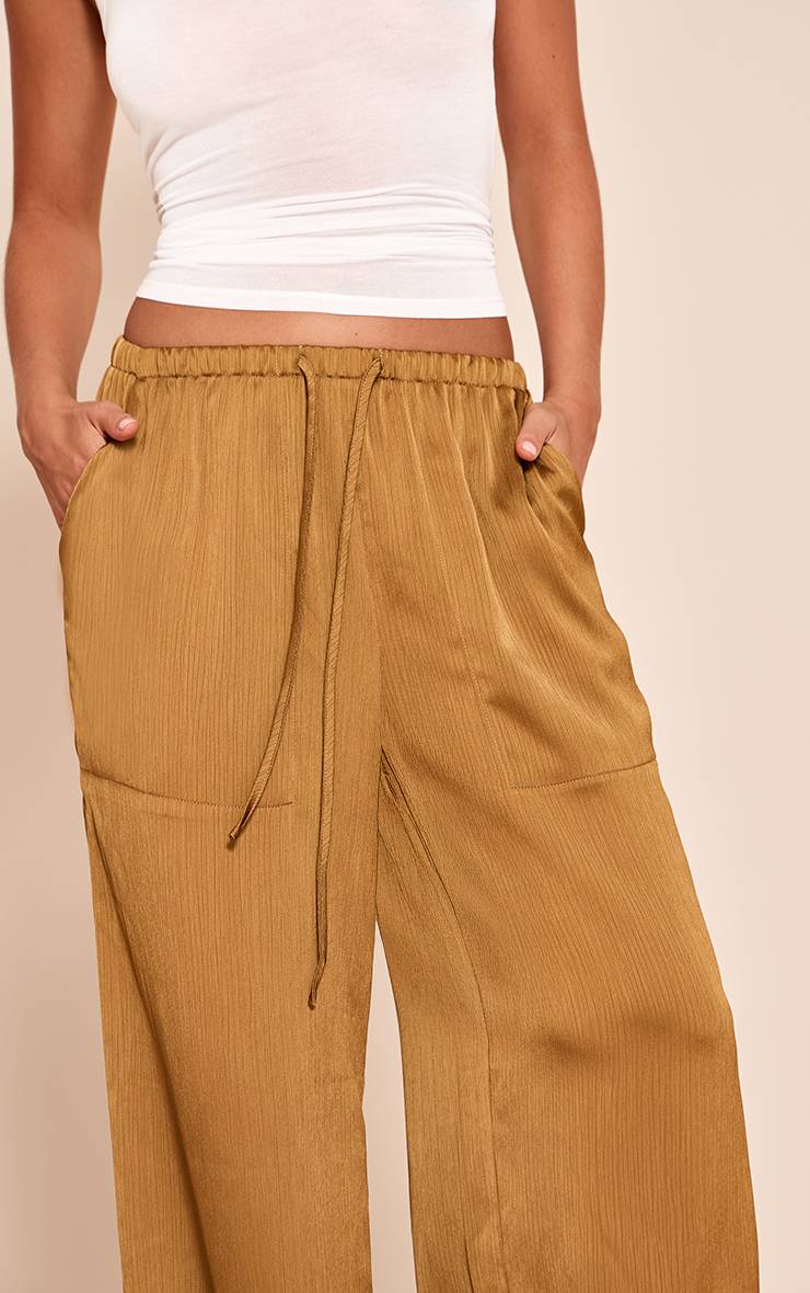Chartreuse Pantalon Large Taille Basse En Satin Texturé Avec Cordon De Serrage
