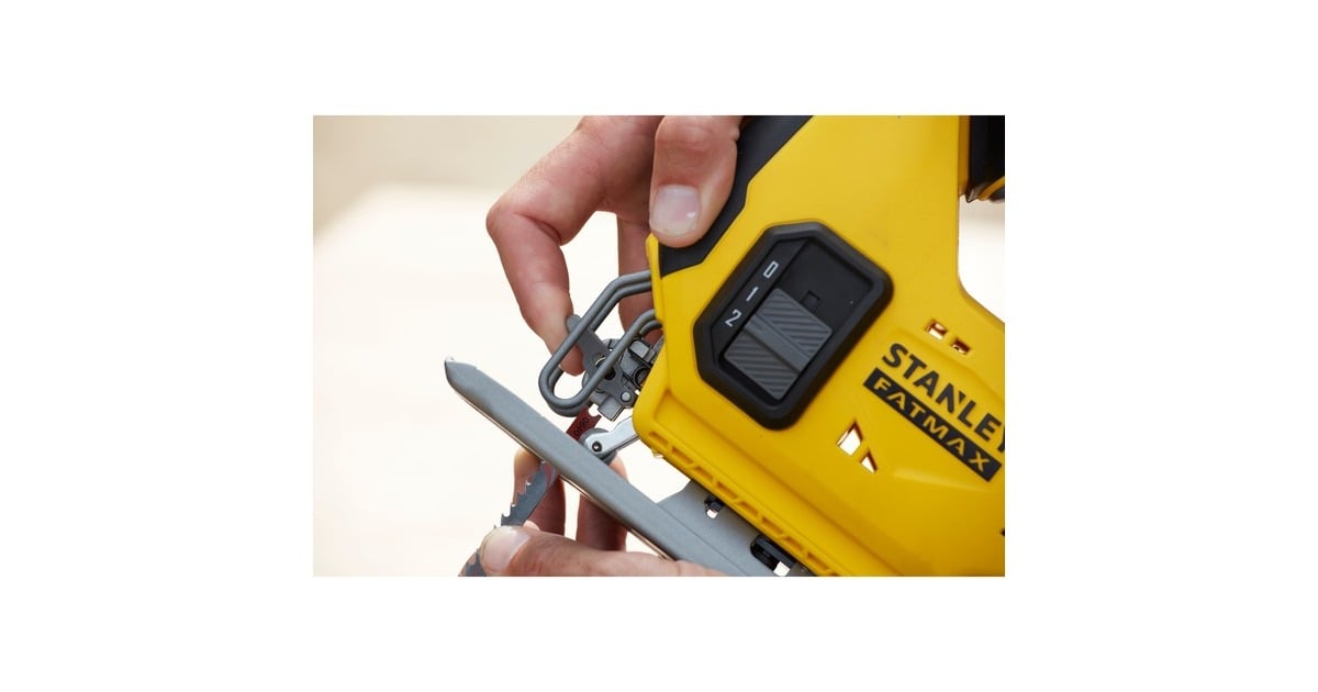 StanleyFATMAX V20 18V Decoupeerzaag  (Geel/zwart, Koffer, 2 accu's (2.0Ah) en oplader (4A) inbegrepen)