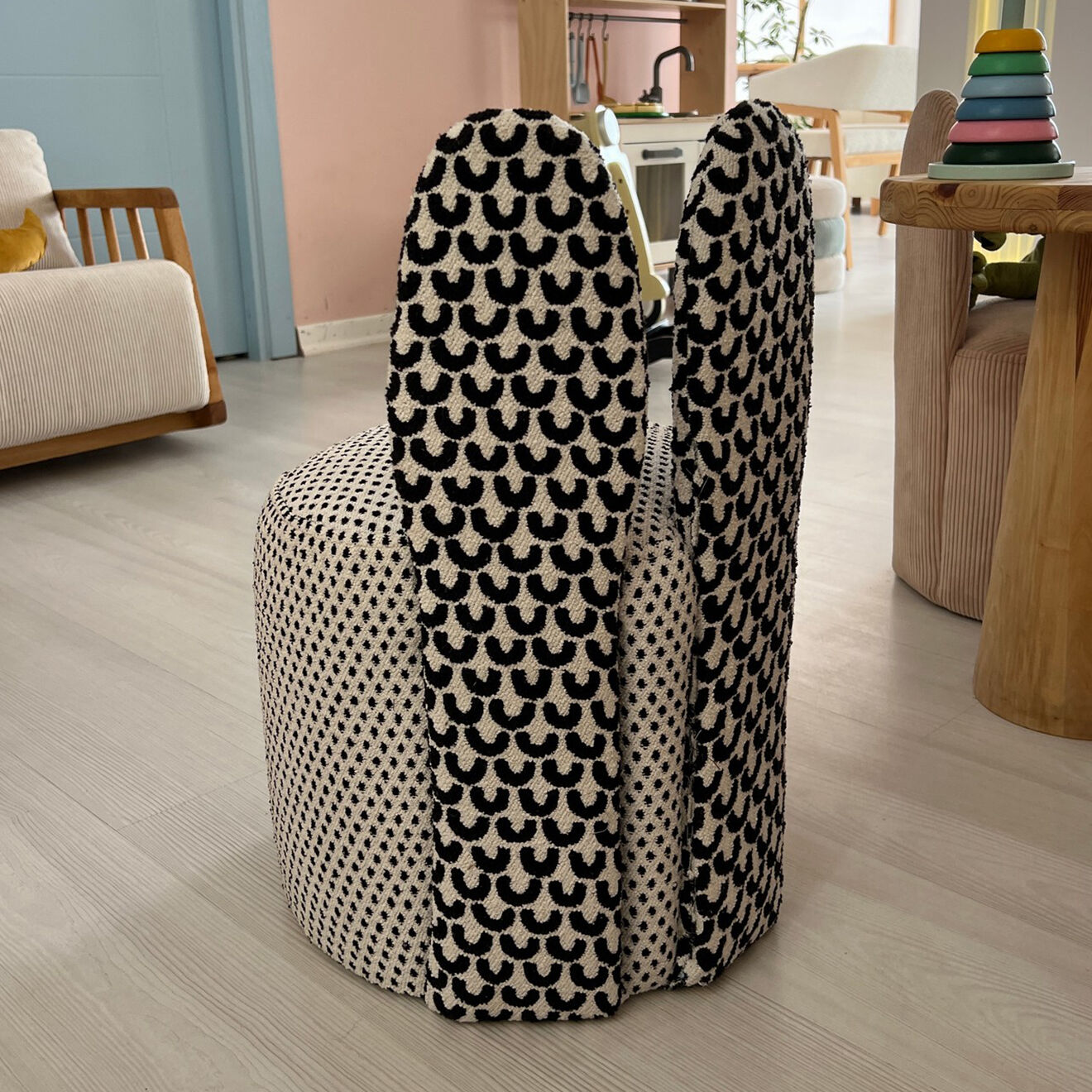 Homitis Pouf Bunny noir/blanc - 39x58x39 cm
