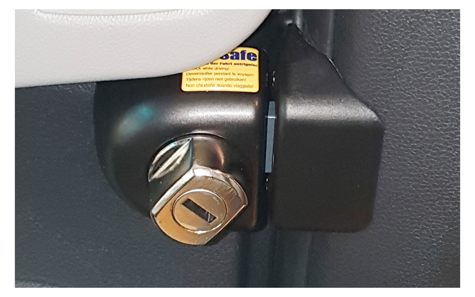 HEOSafe Mercedes Sprinter ab Bj. 2018 Diebstahlschutzschlösser 2 Stück mit Arretierung